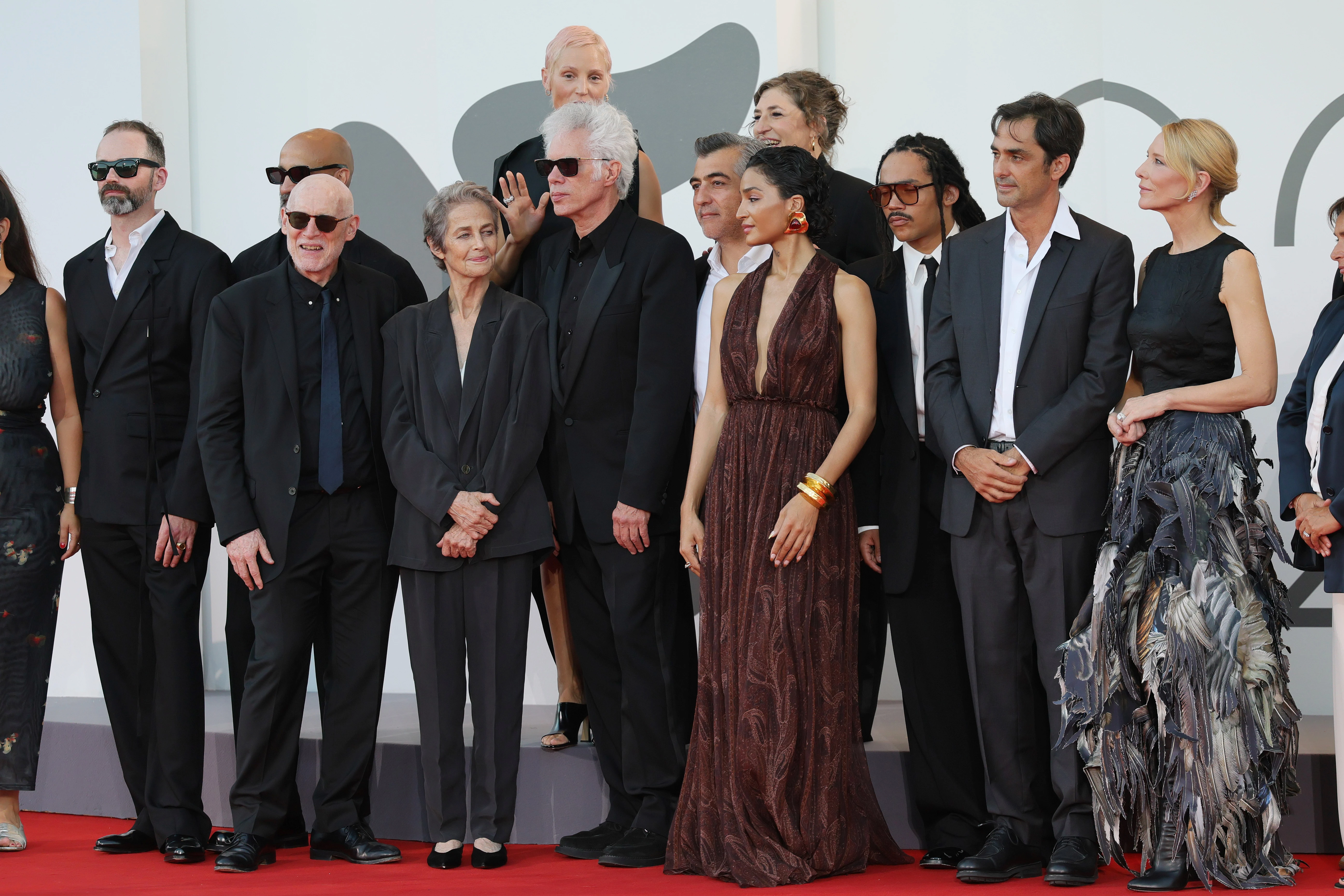 Команда фільму "Батько, мати, брат, сестра"