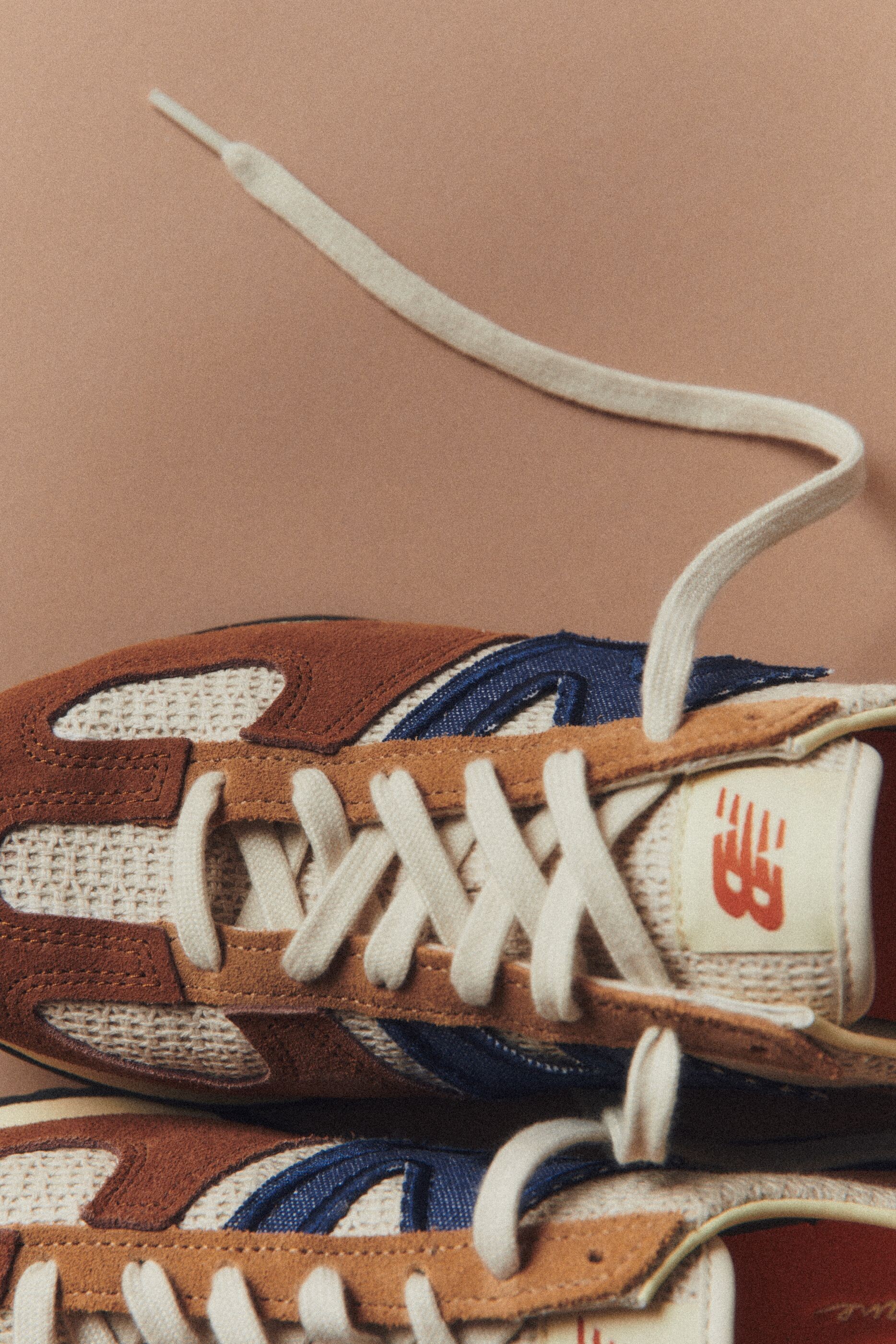 Ｍ9213  ベルセレージュ    4点 New Balance x Sézane 471 — головні кросівки осені 2025 | Vogue UA