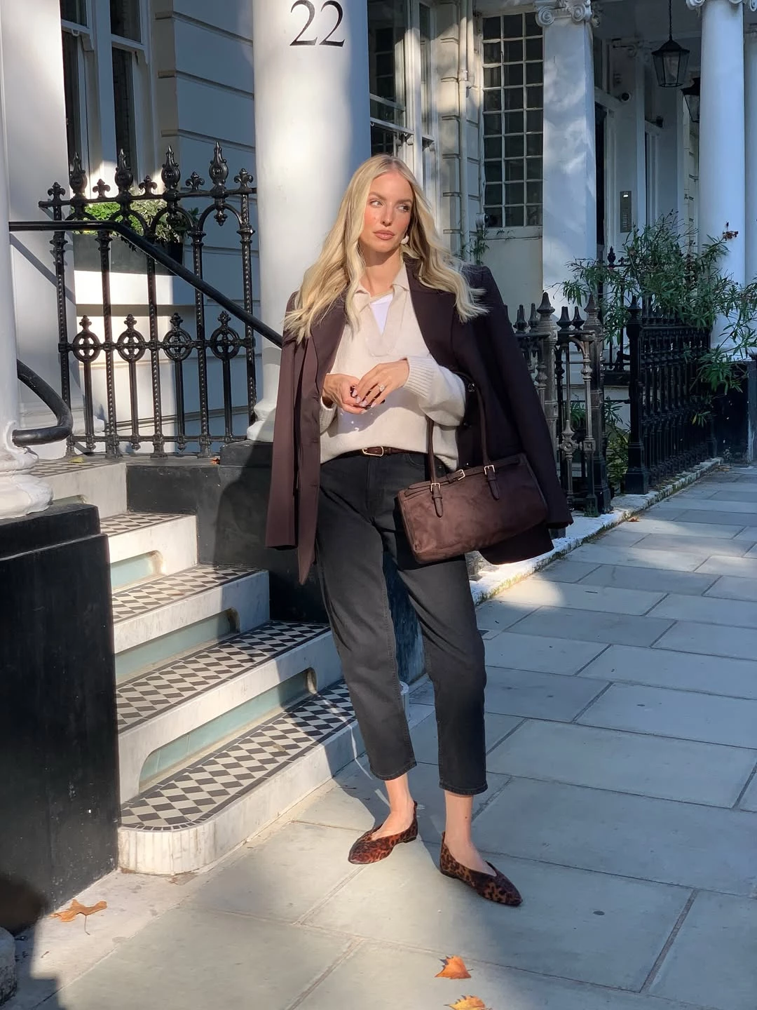 Instagram @leoniehanne