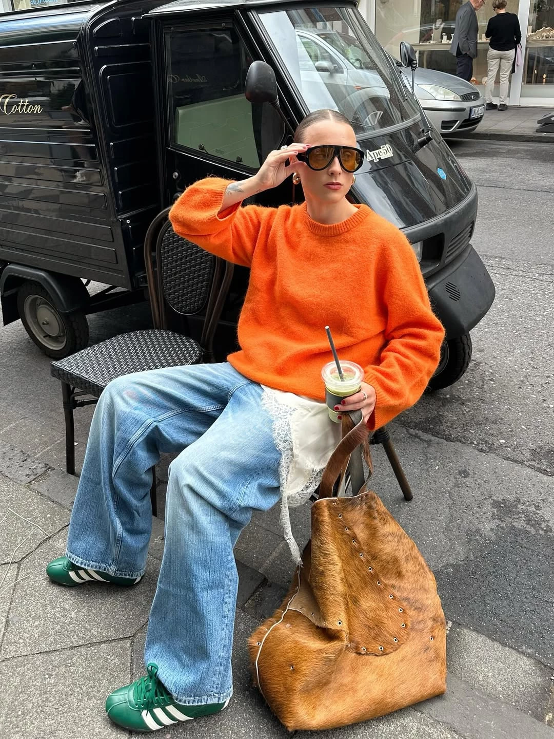 Instagram @lara_bsmnn Instagram @lara_bsmnn