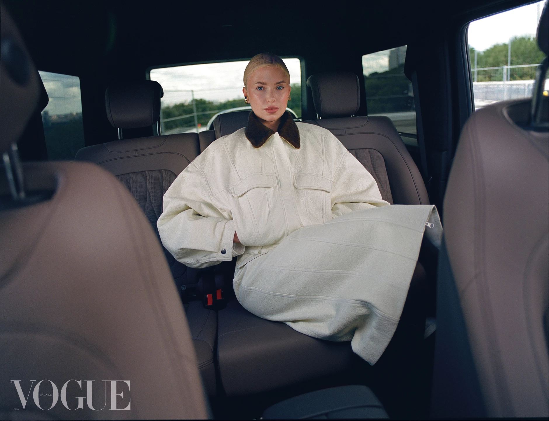 Бомбер та спідниця GUDU, кафи Nomis