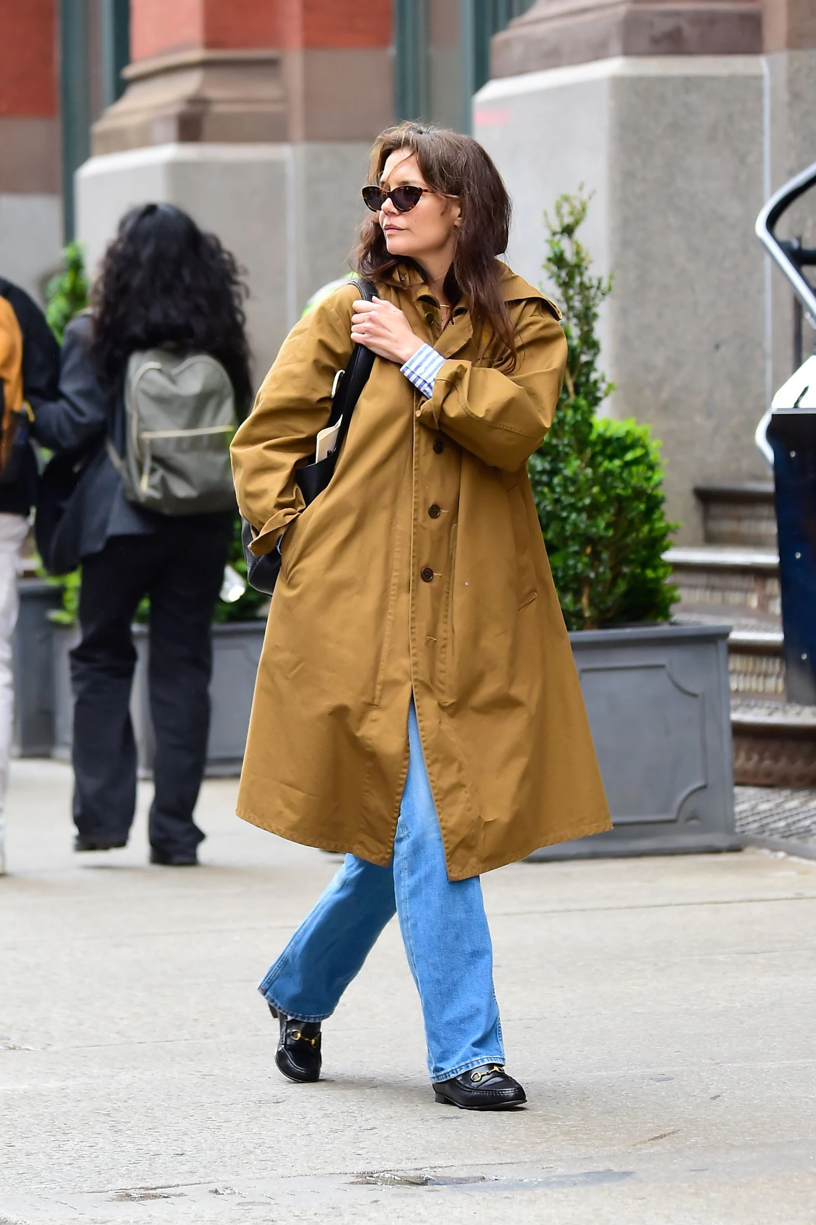 Кеті Голмс в лоферах Gucci