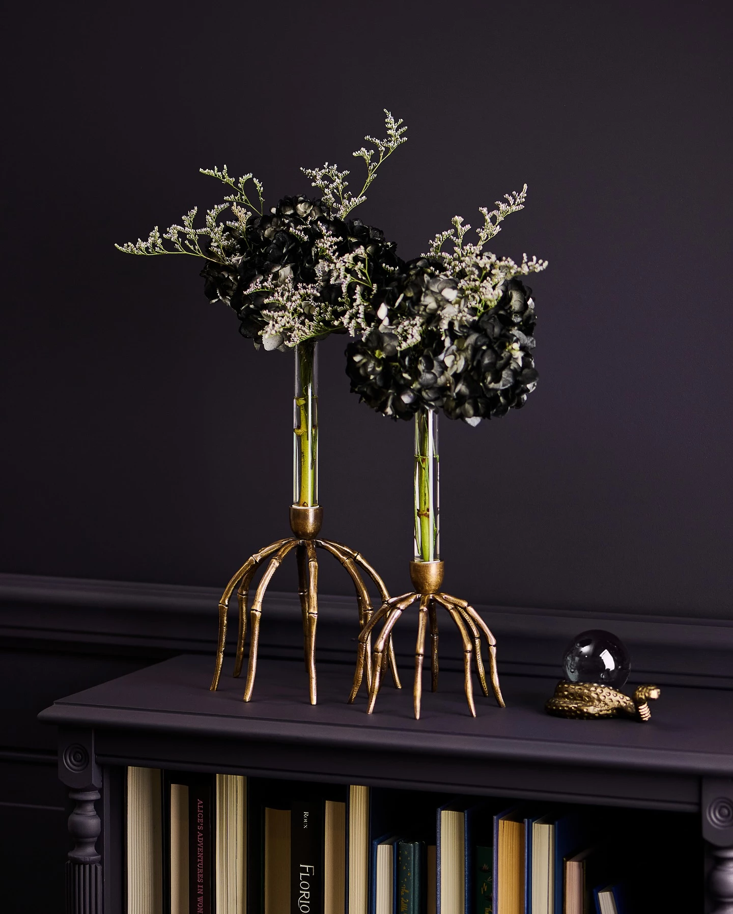 Instagram @shopbasevase