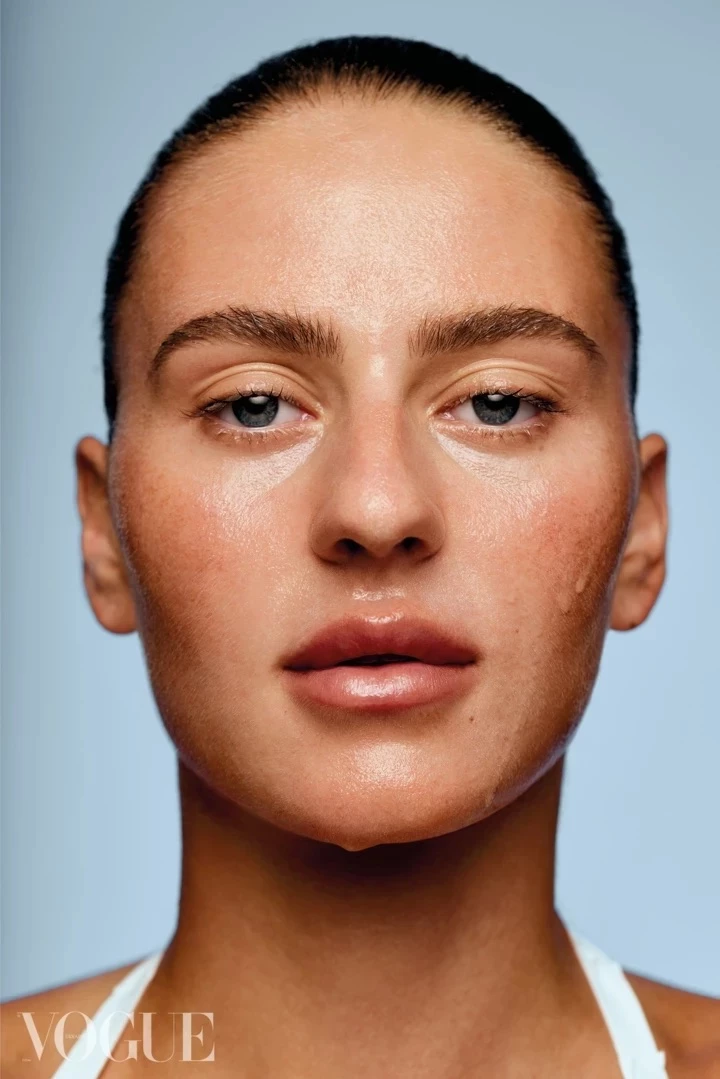 On Martha's face: updated serum for sensitive skin, Hyalu B5 with four types of hyaluronic acid, La Roche-Posay