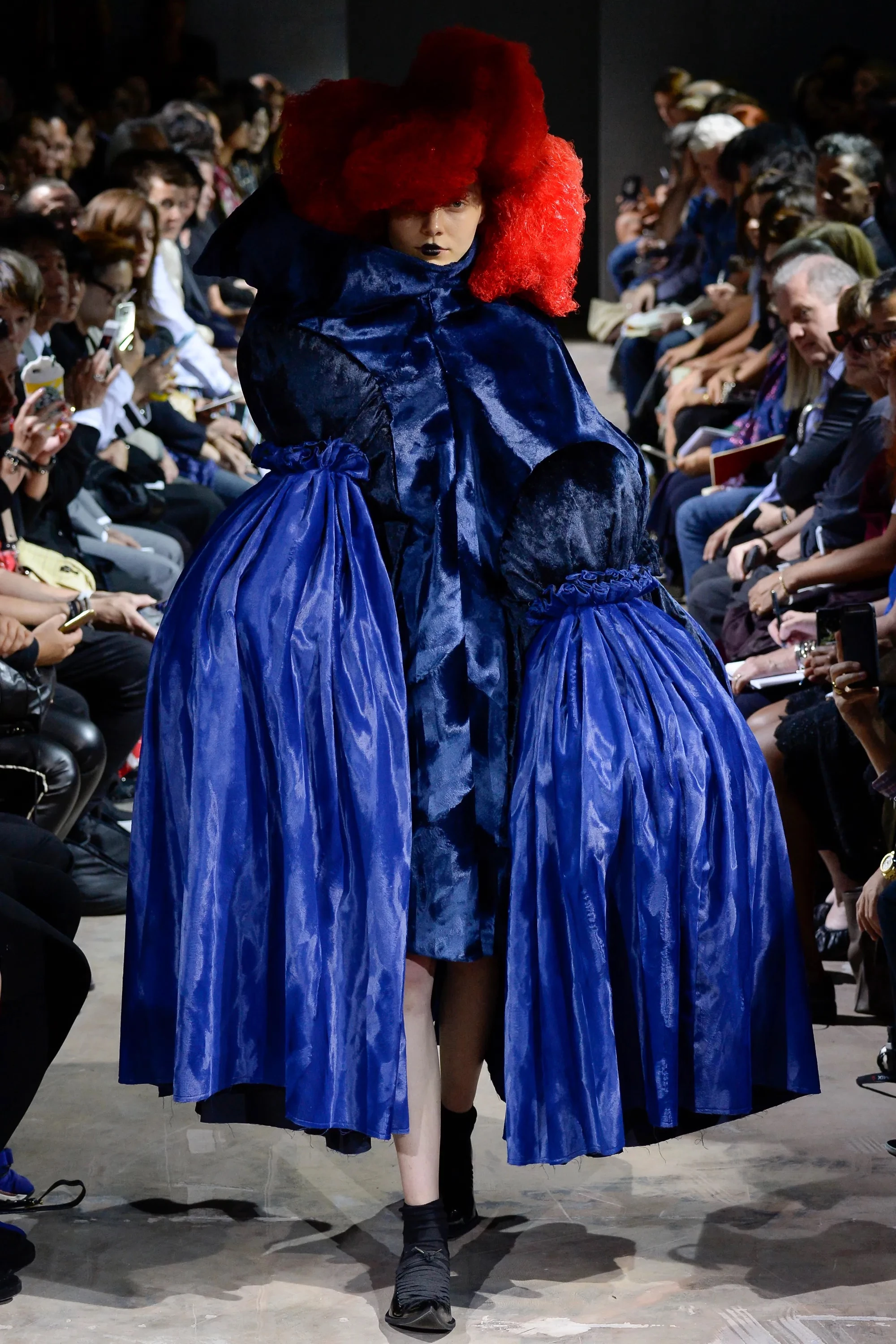 Commes des Garçons весна-літо 2016 Commes des Garçons весна-літо 2016