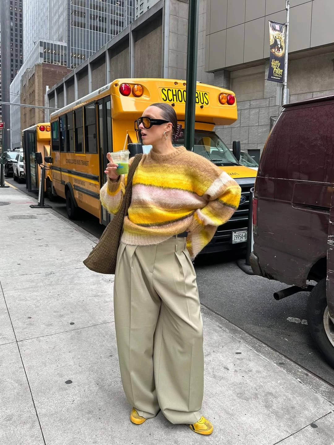 Instagram @lara_bsmnn