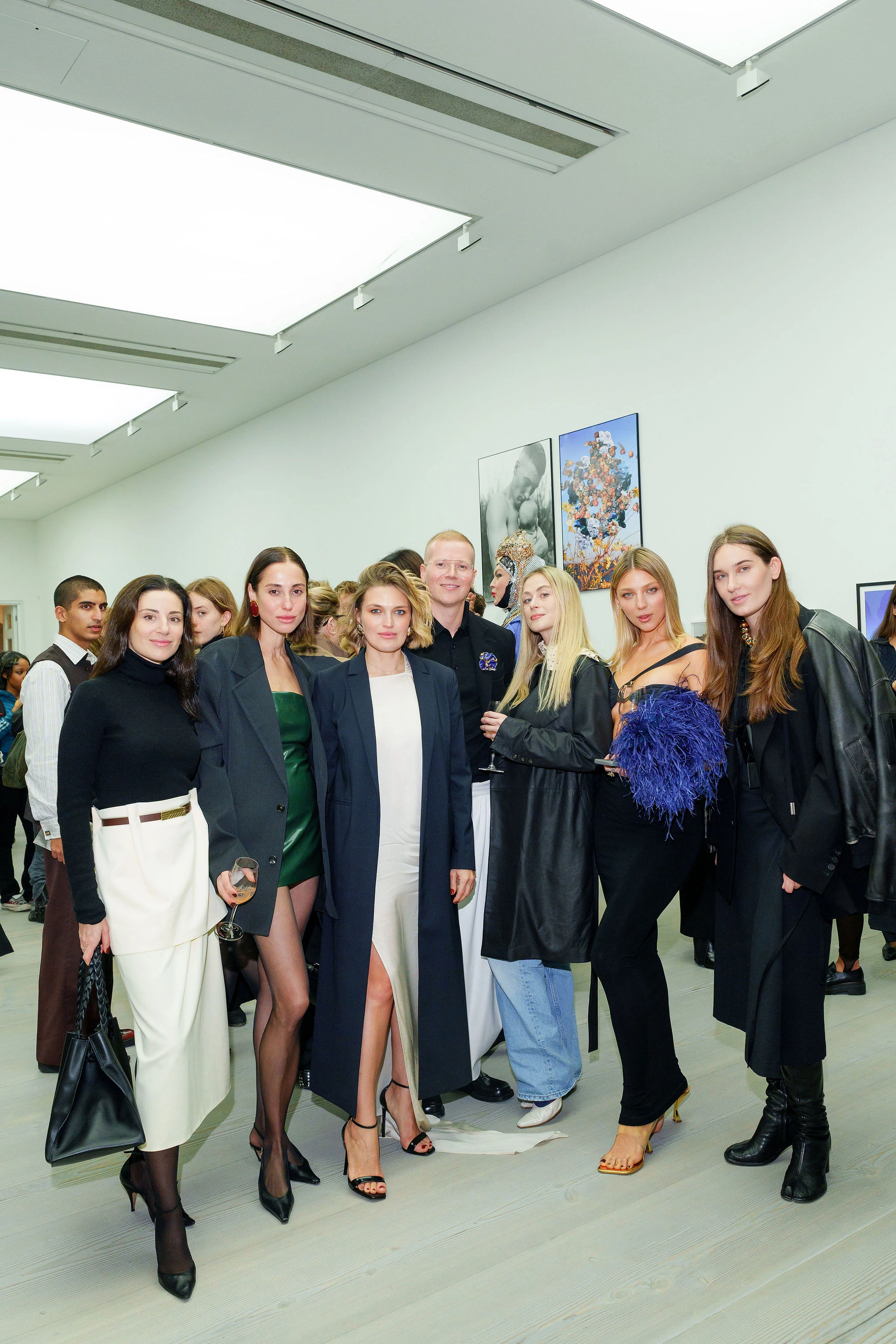 Світлана Бевза, Наталія Каменська, Мар'яна Шафро, Веня Брикалін, Мері Фуртас та Марта Бертман