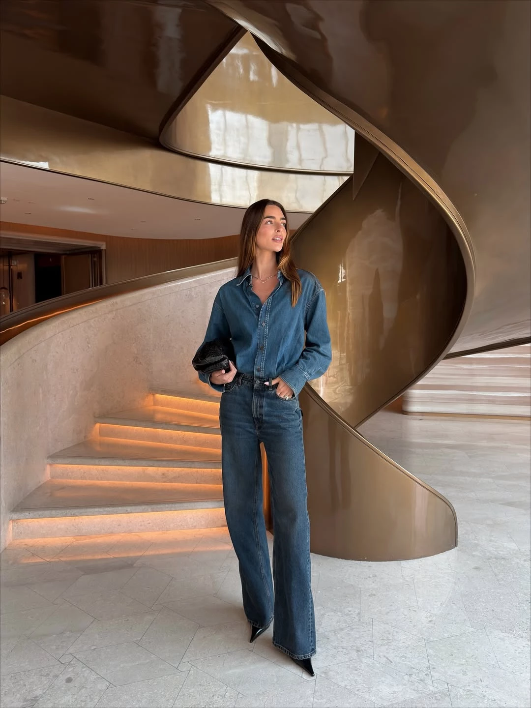 Instagram @ameliawaney