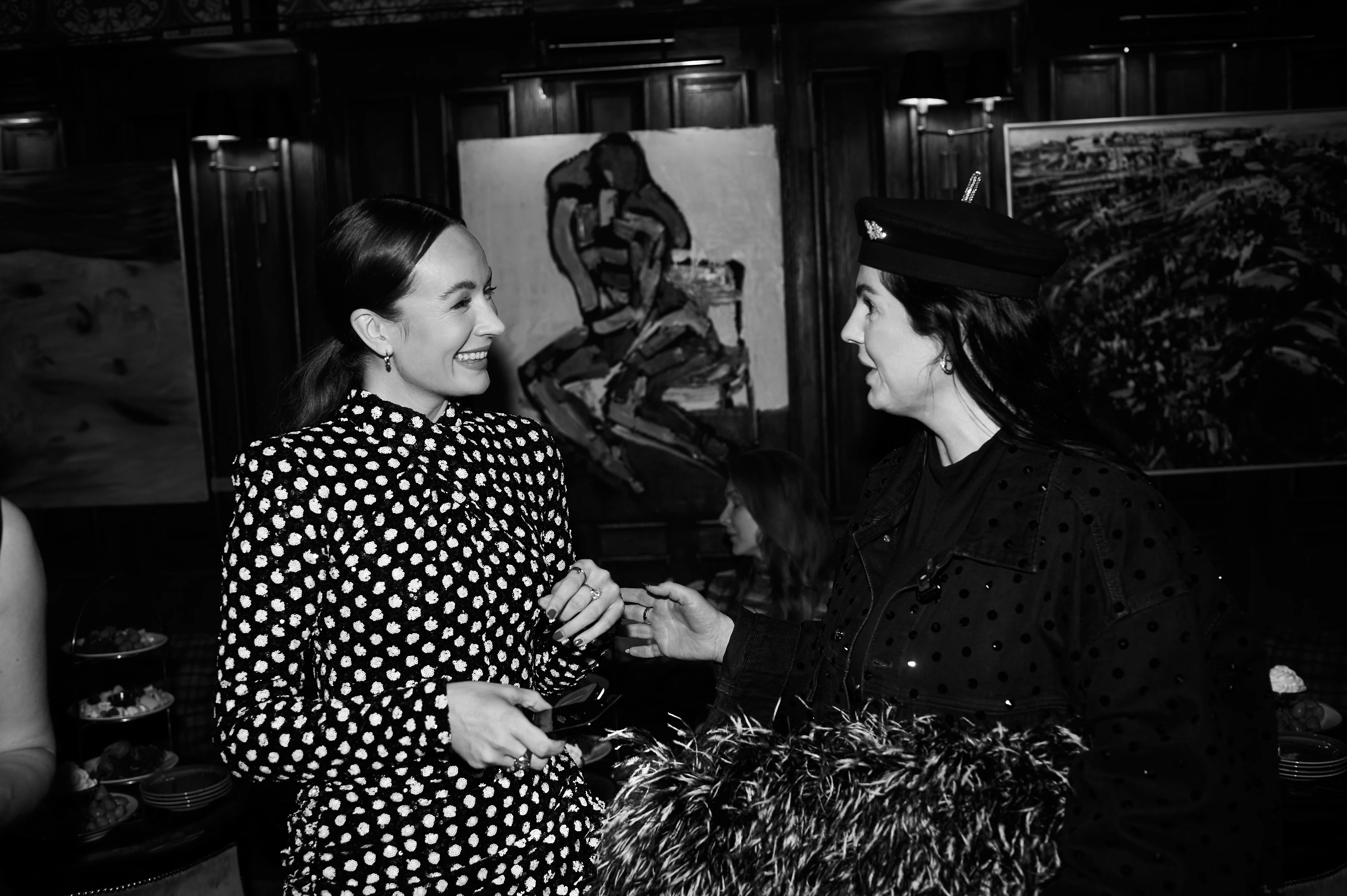 Ешлі Макдоннелл та Яна Станіславська