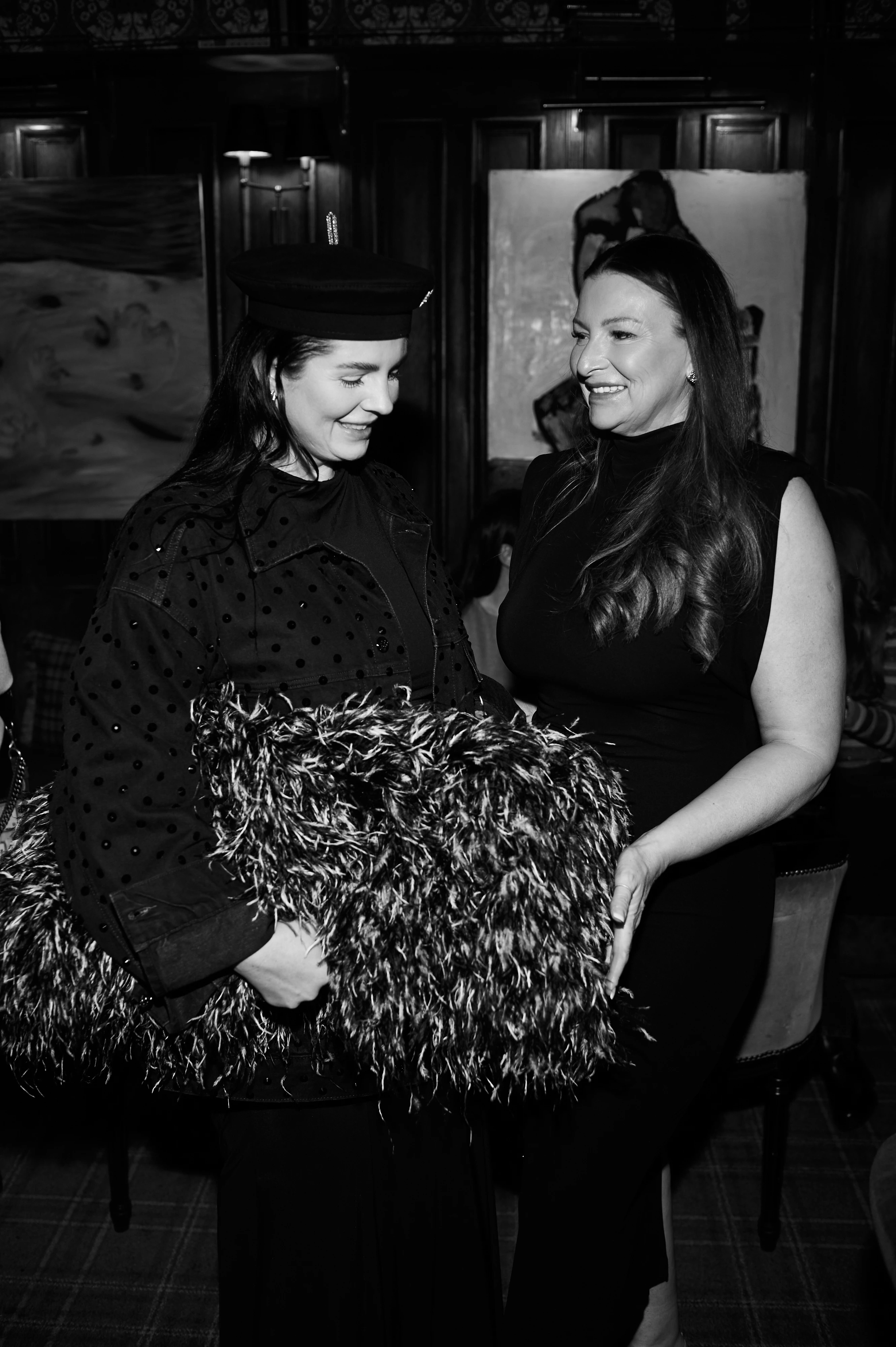 Яна Станіславська та Тіффані Гілл