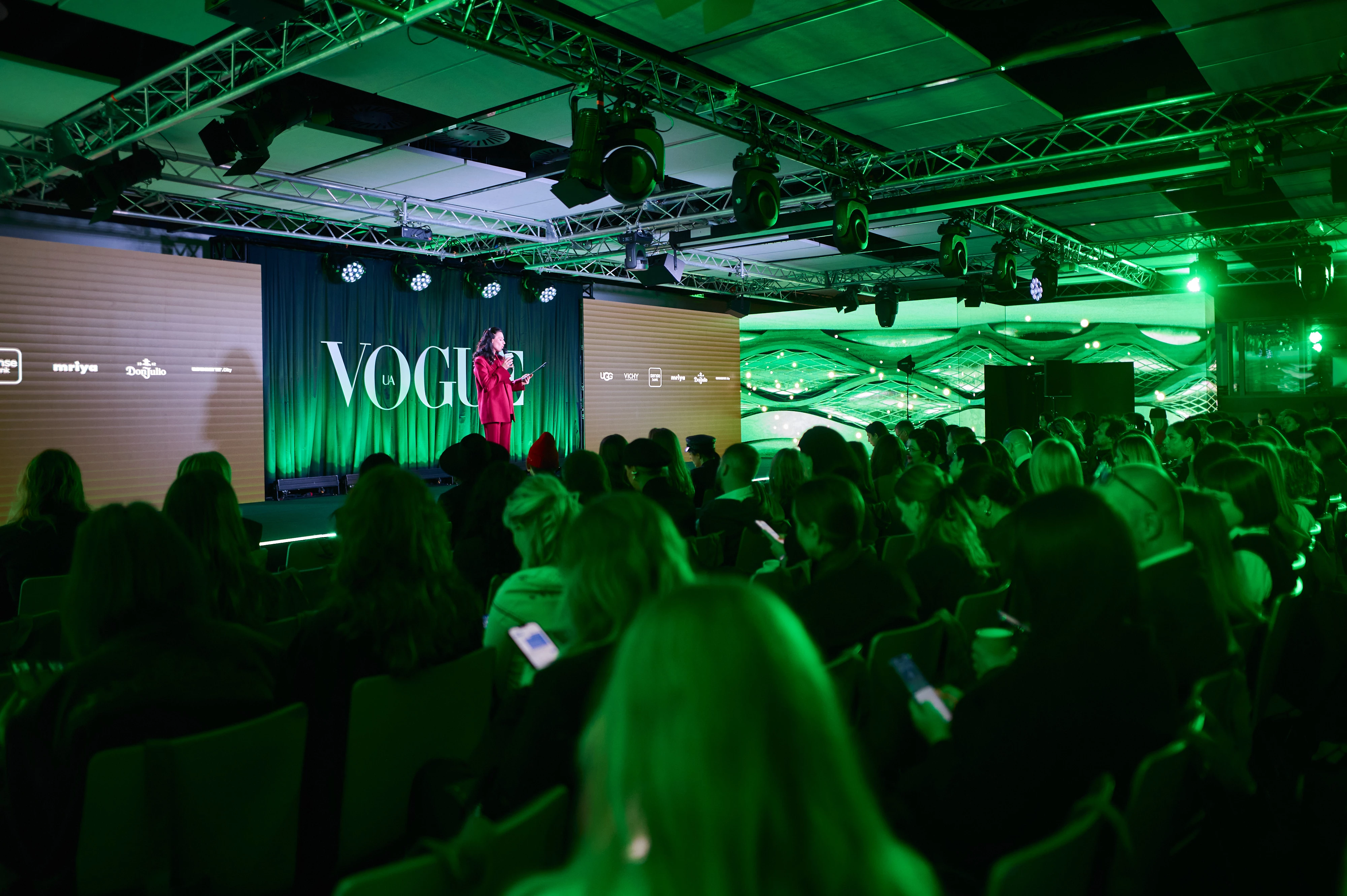 Маша Єфросиніна