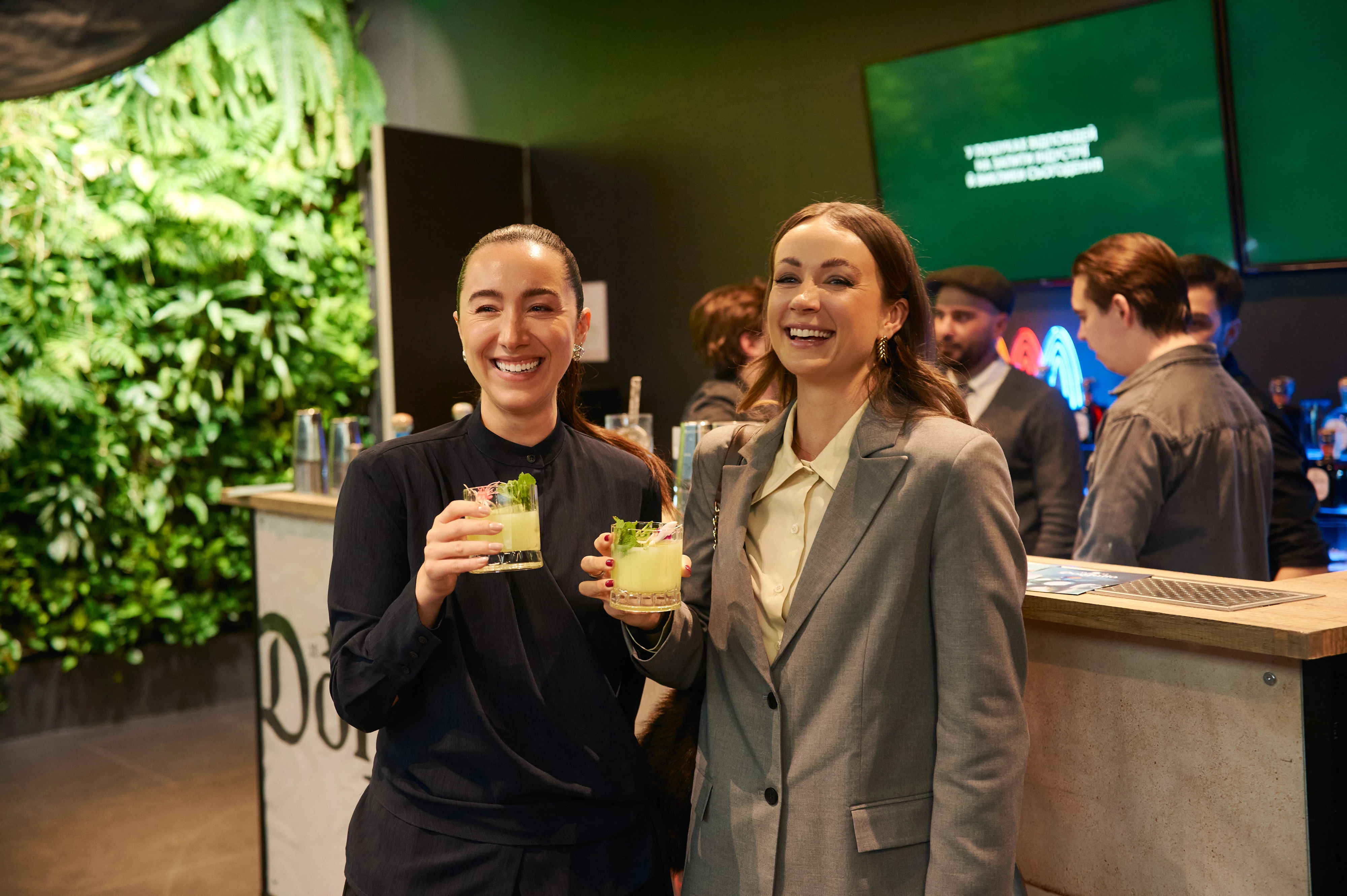 Карлота Родбен та Ешлі Макдоннелл