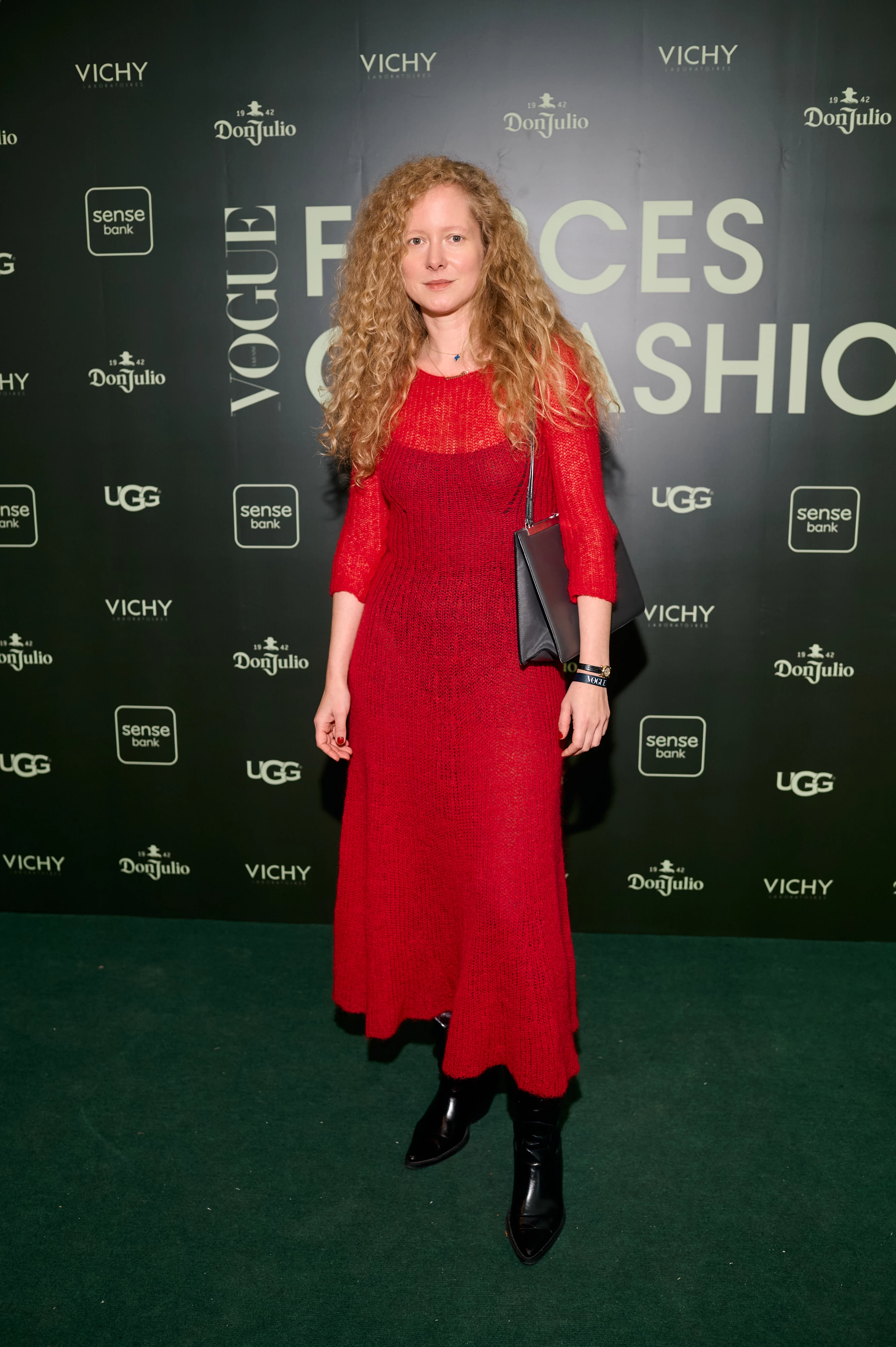 Анна Октябрь