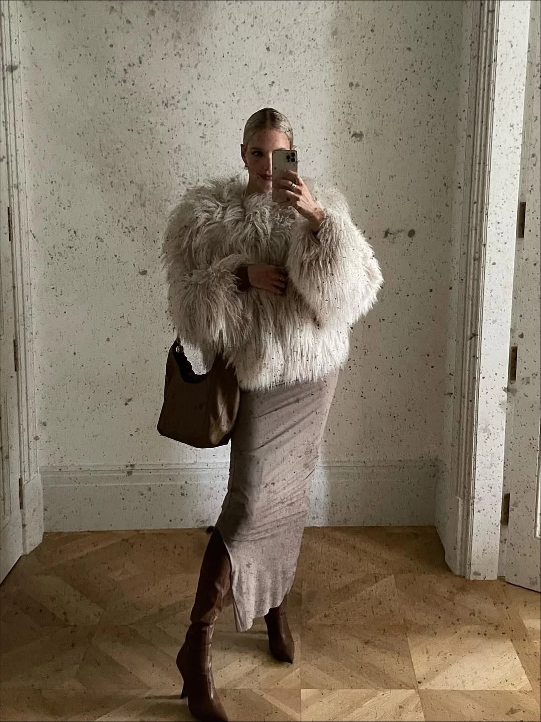 Instagram @leoniehanne