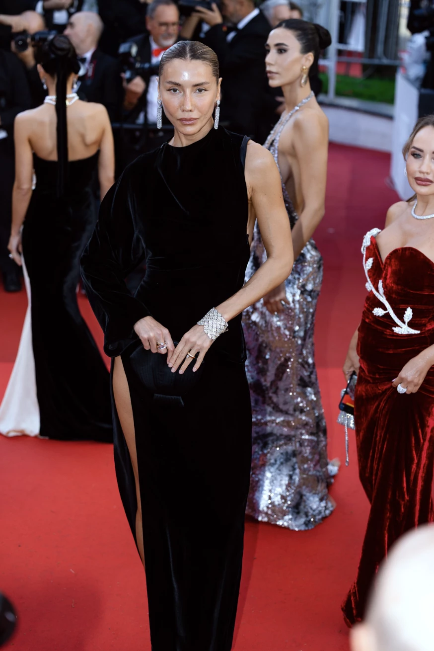 Юлія Пеліпас в Alaїa