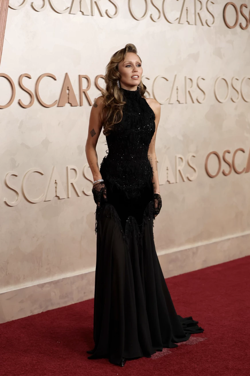 Майлі Сайрус у McQueen