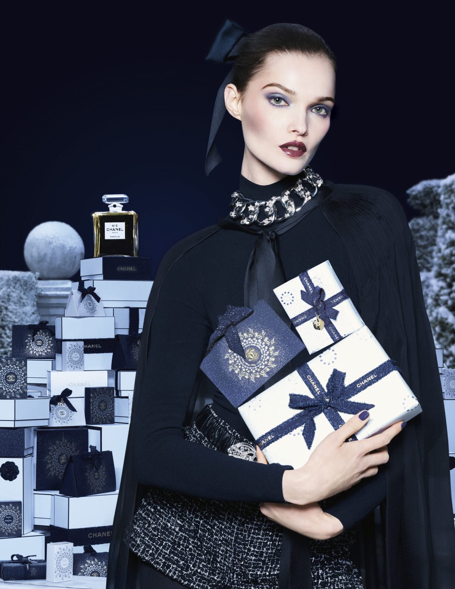 Зимова колекція ароматів CHANEL Holiday 2025: сяйво, символи та