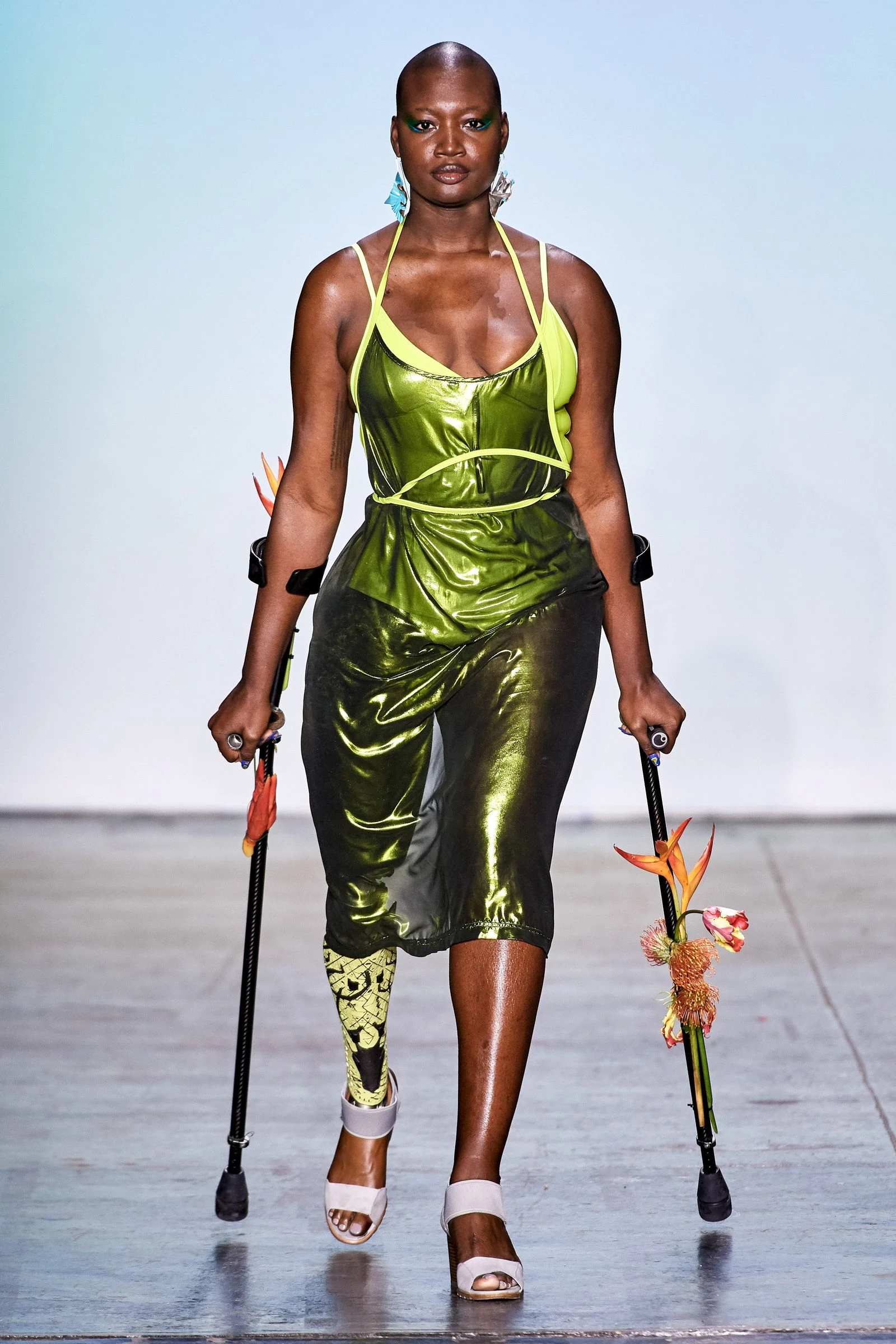 Мама Какс на подіумі Chromat, осінь 2019 року. Фото: Indigital.tv. Мама Какс на подіумі Chromat, осінь 2019 року. Фото: Indigital.tv.