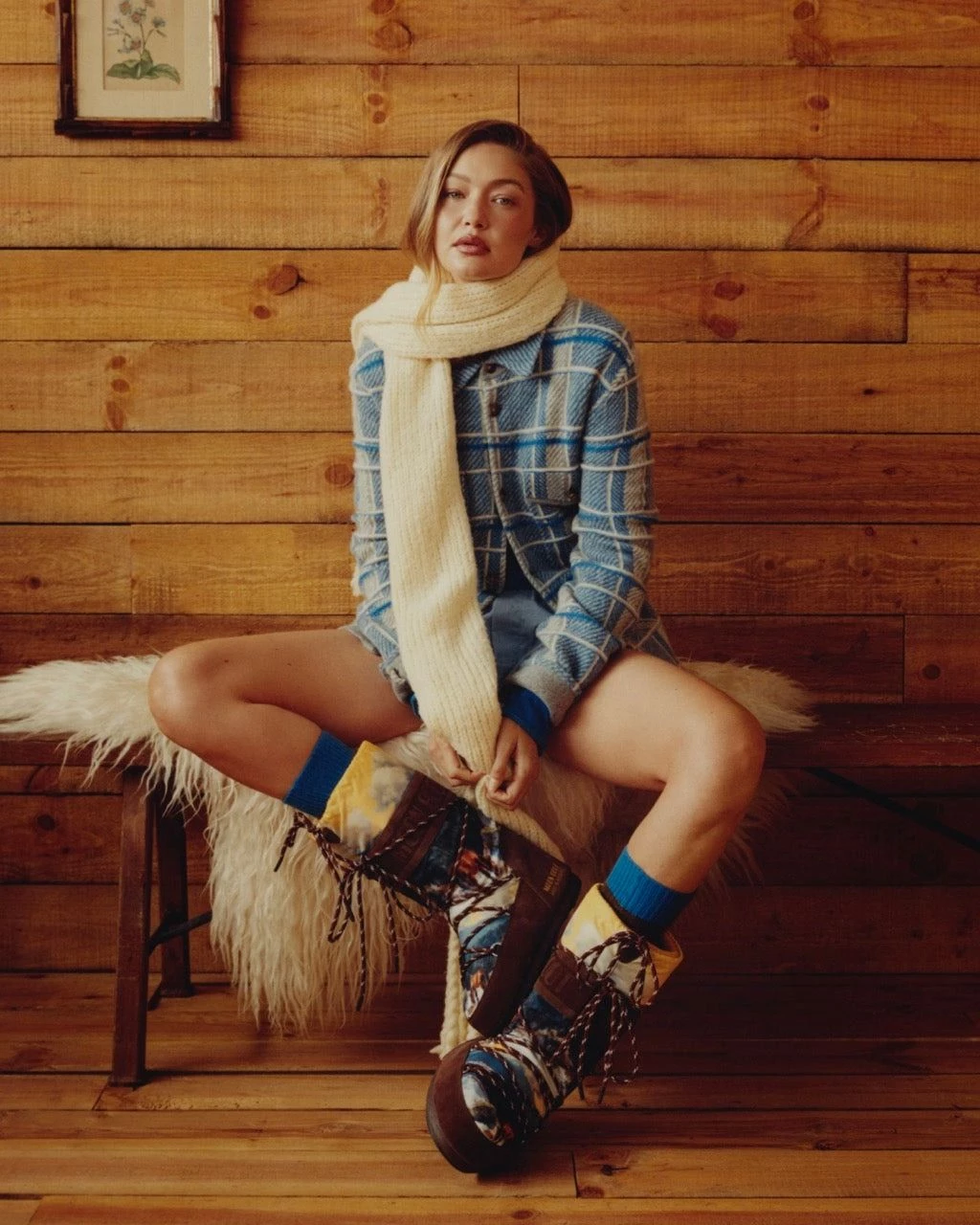 Джіджі Гадід в кампанії Guest in Residence x Moon Boot Джіджі Гадід в кампанії Guest in Residence x Moon Boot