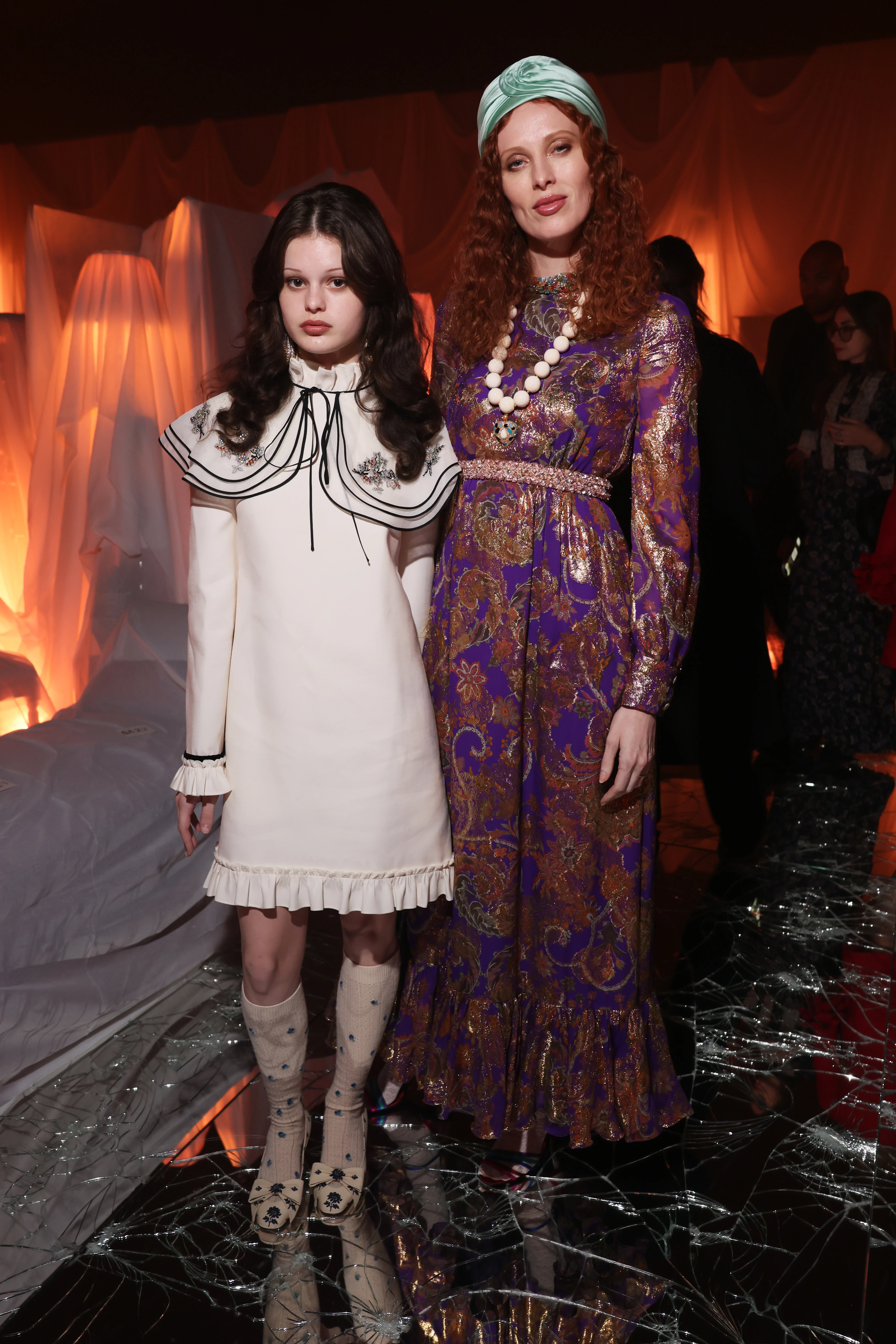 Скарлетт Вайт з мамою Карою Ельсон на показі Valentino весна-літо 2026