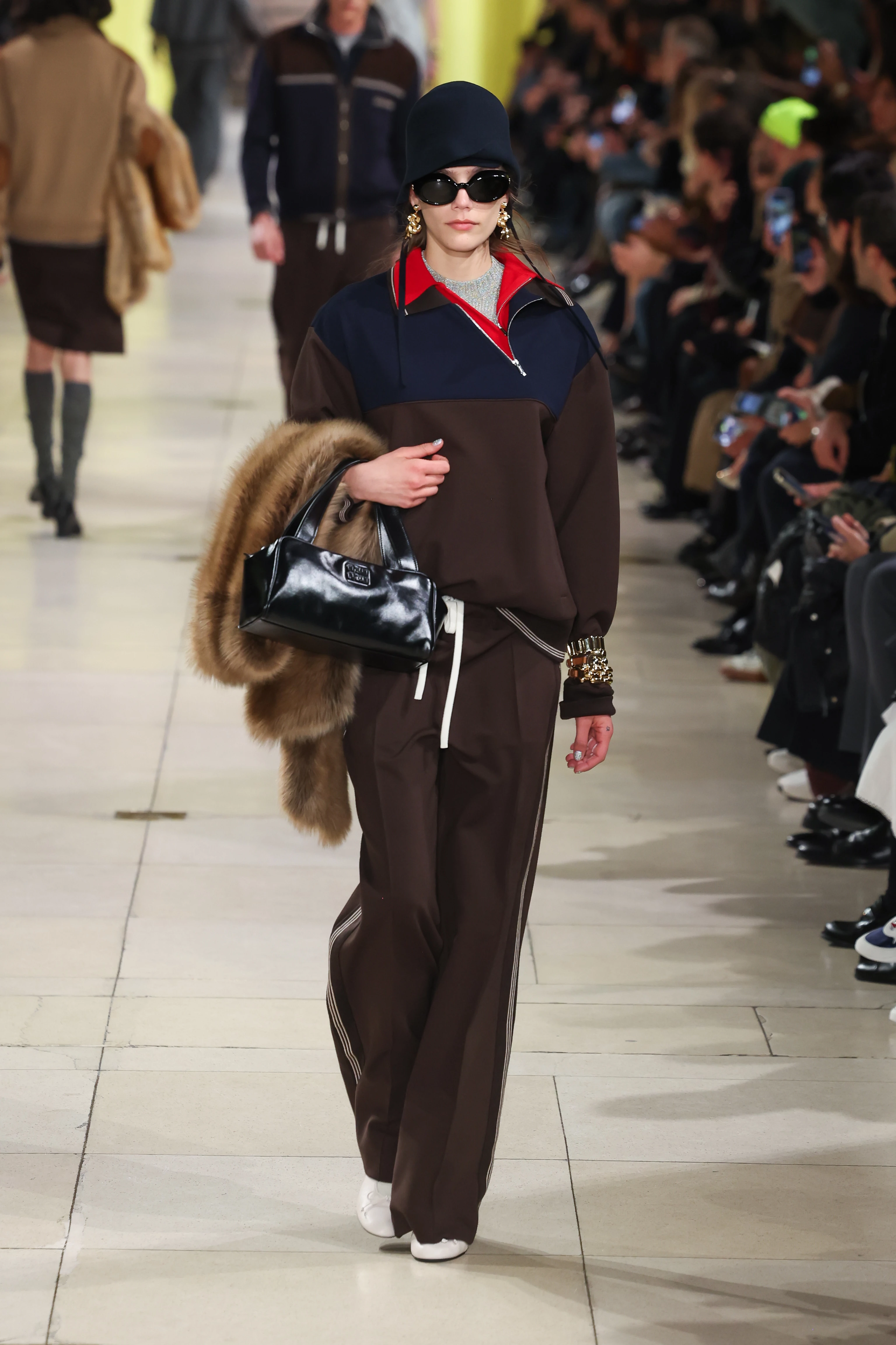 Miu Miu осінь-зима 2025/2026. Photo: Victor Boyko/Getty Images