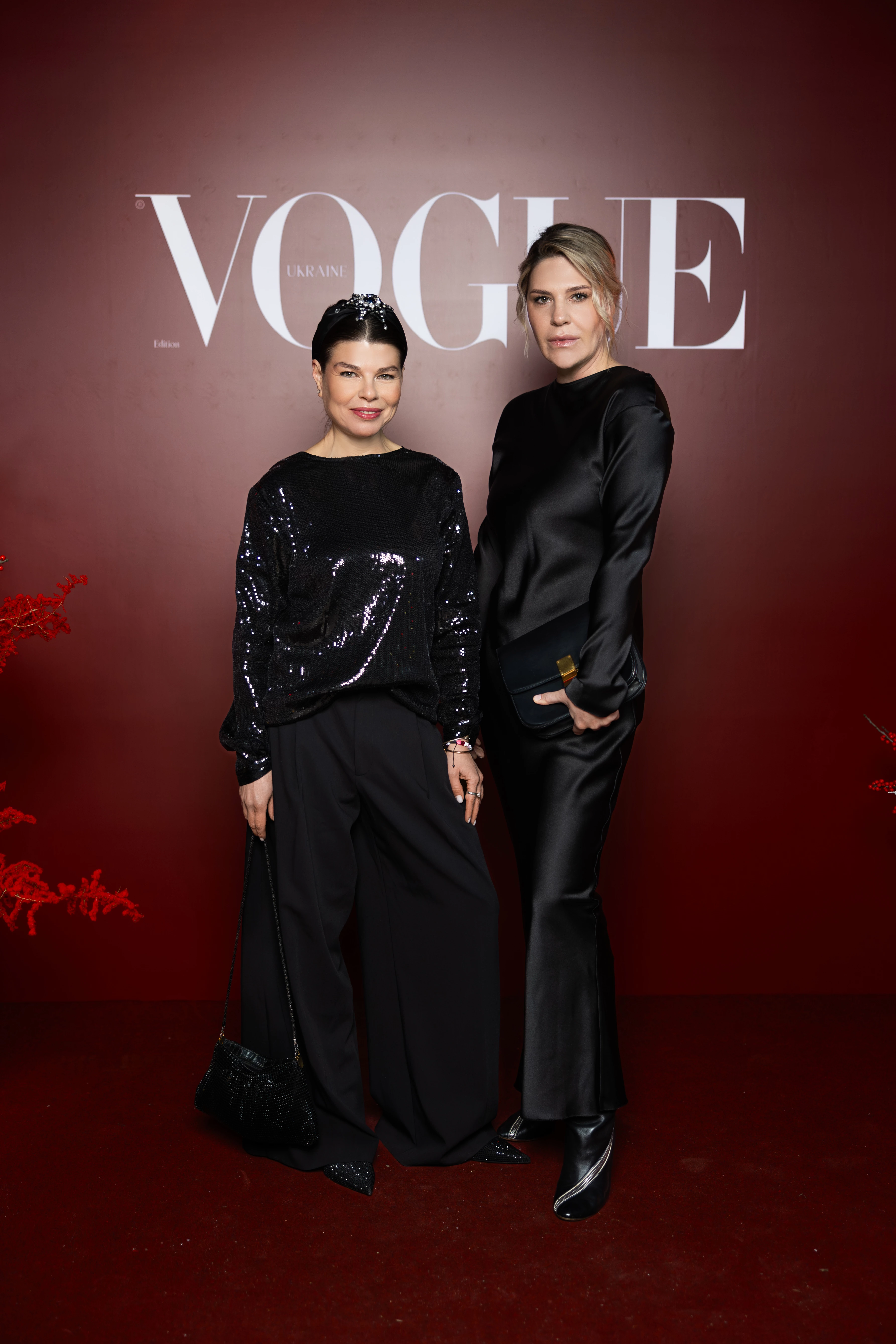 Тоня Ноябрьова та Анна Лущай