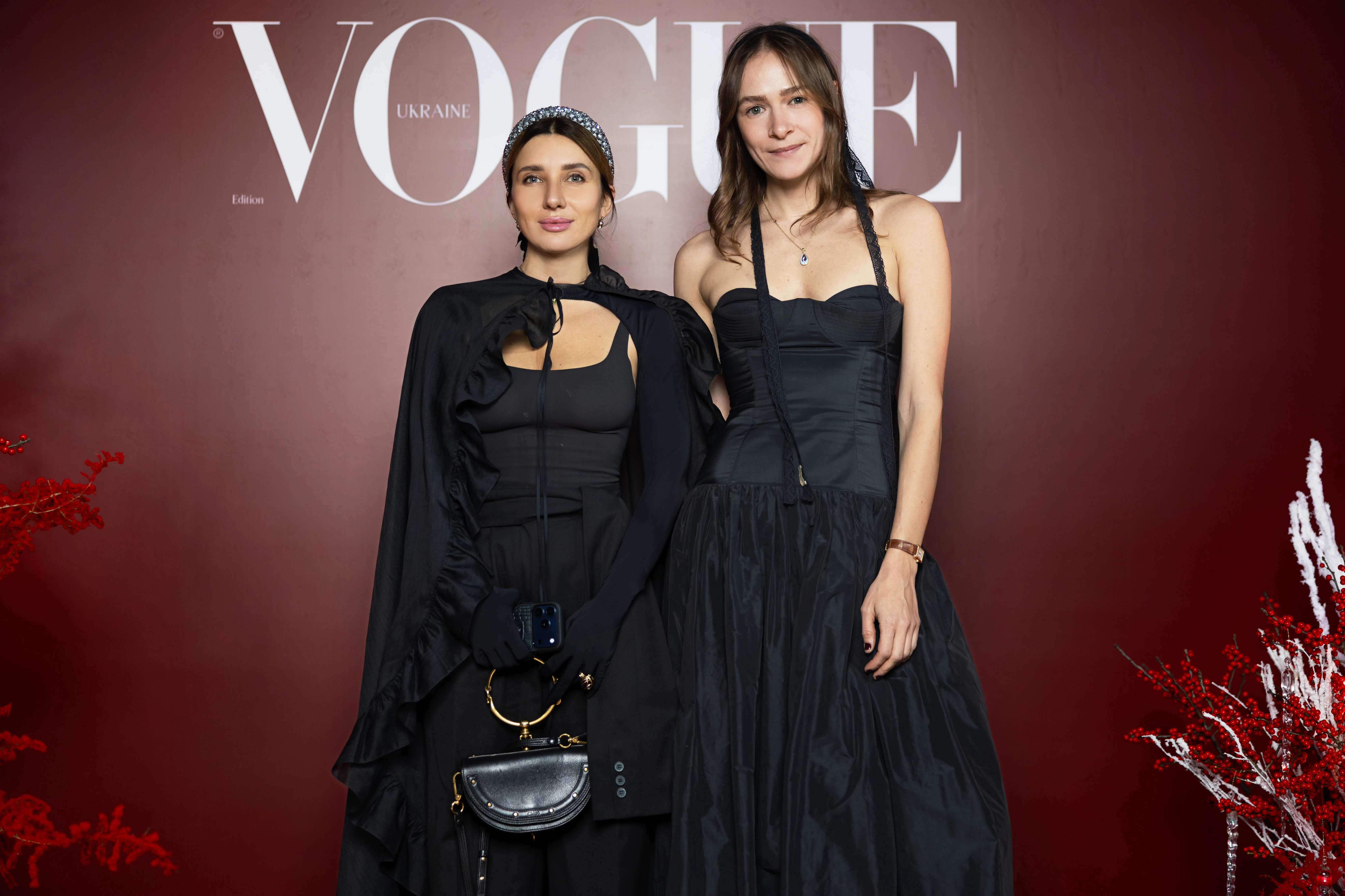 Надія Шаповал (праворуч)