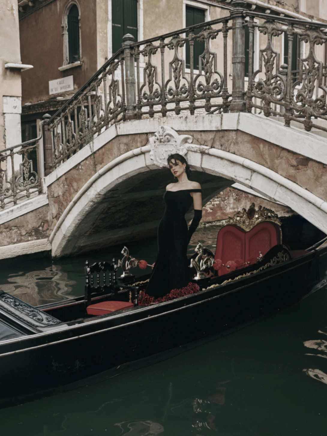 Святковий кампейн українського бренду Rosa Bianca до колекції Rosa Rossa