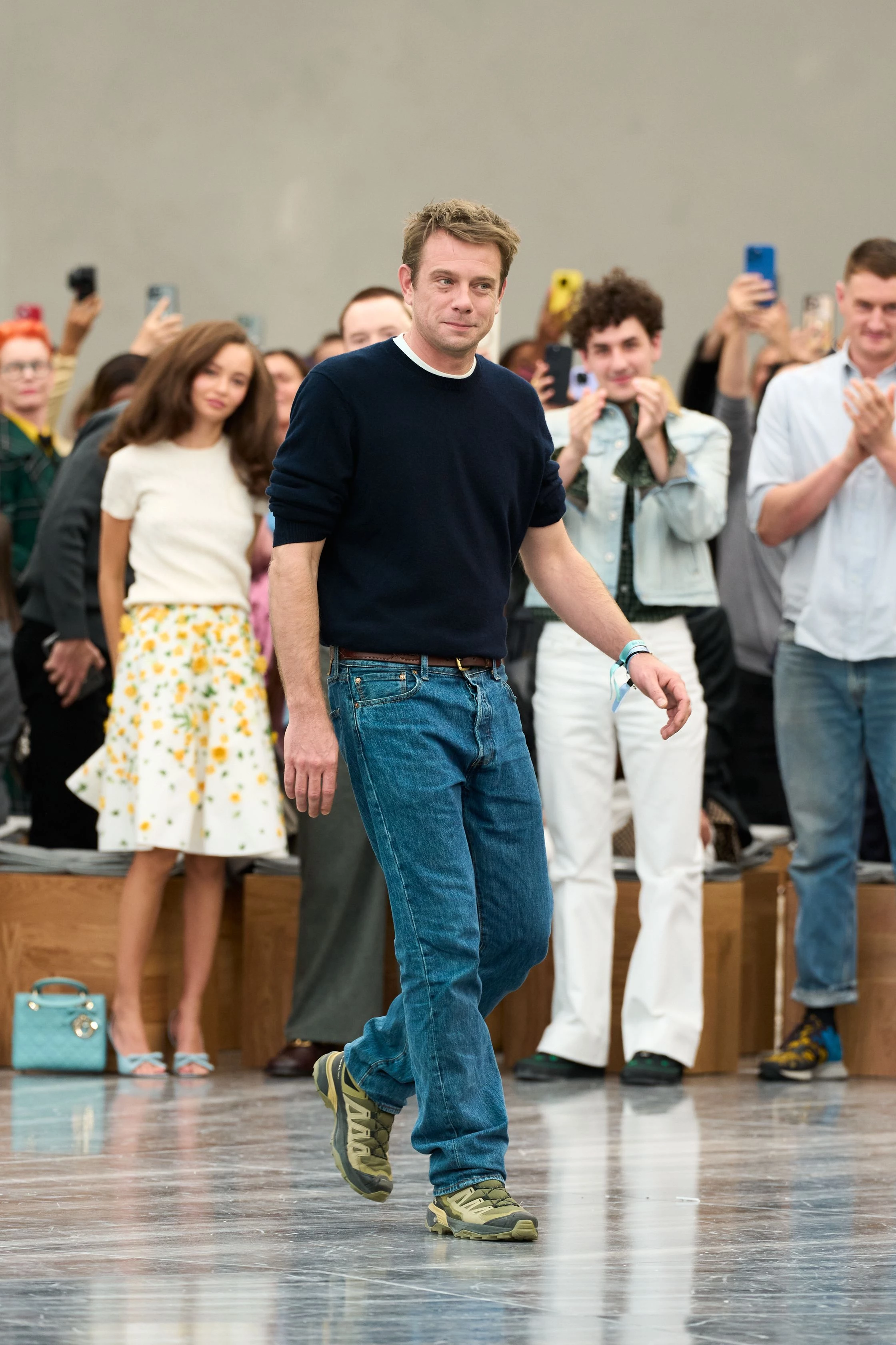 Джонатан Андерсон у фіналі шоу Dior весна-літо 2026