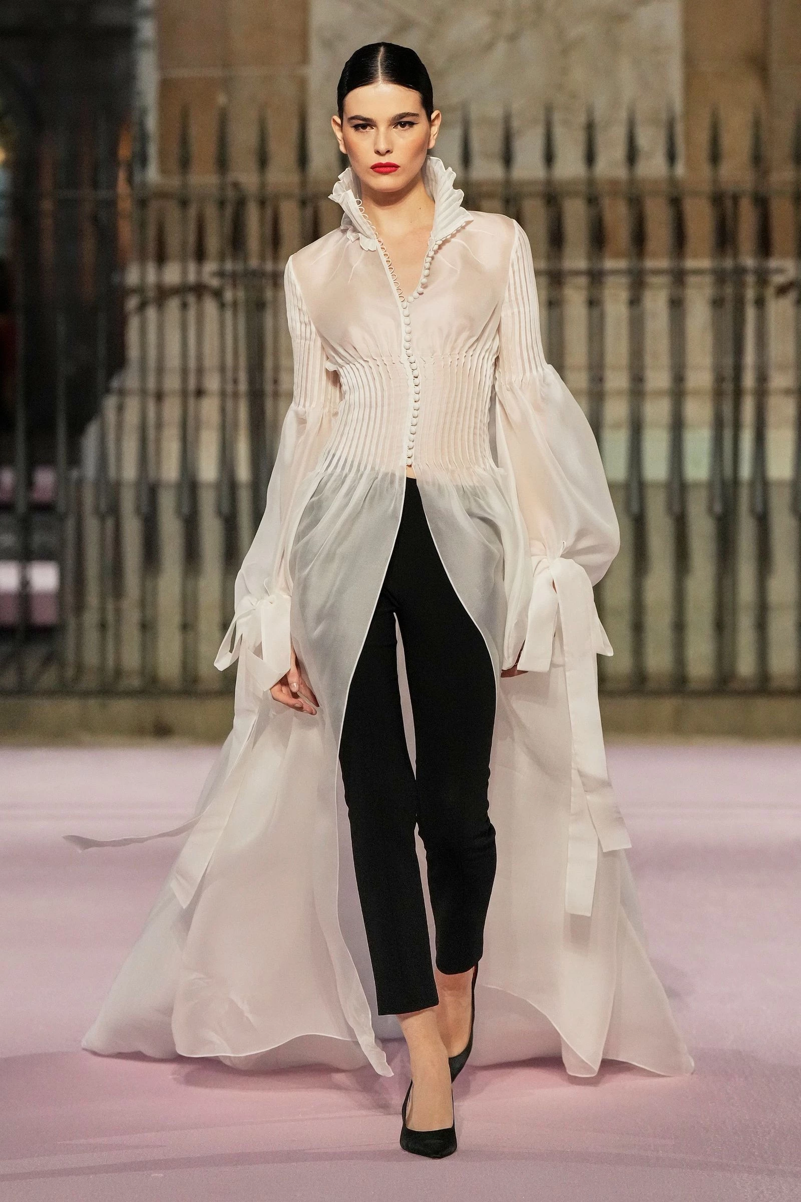 Carolina Herrera весна-літо 2026. Salvatore Dragone / Gorunway