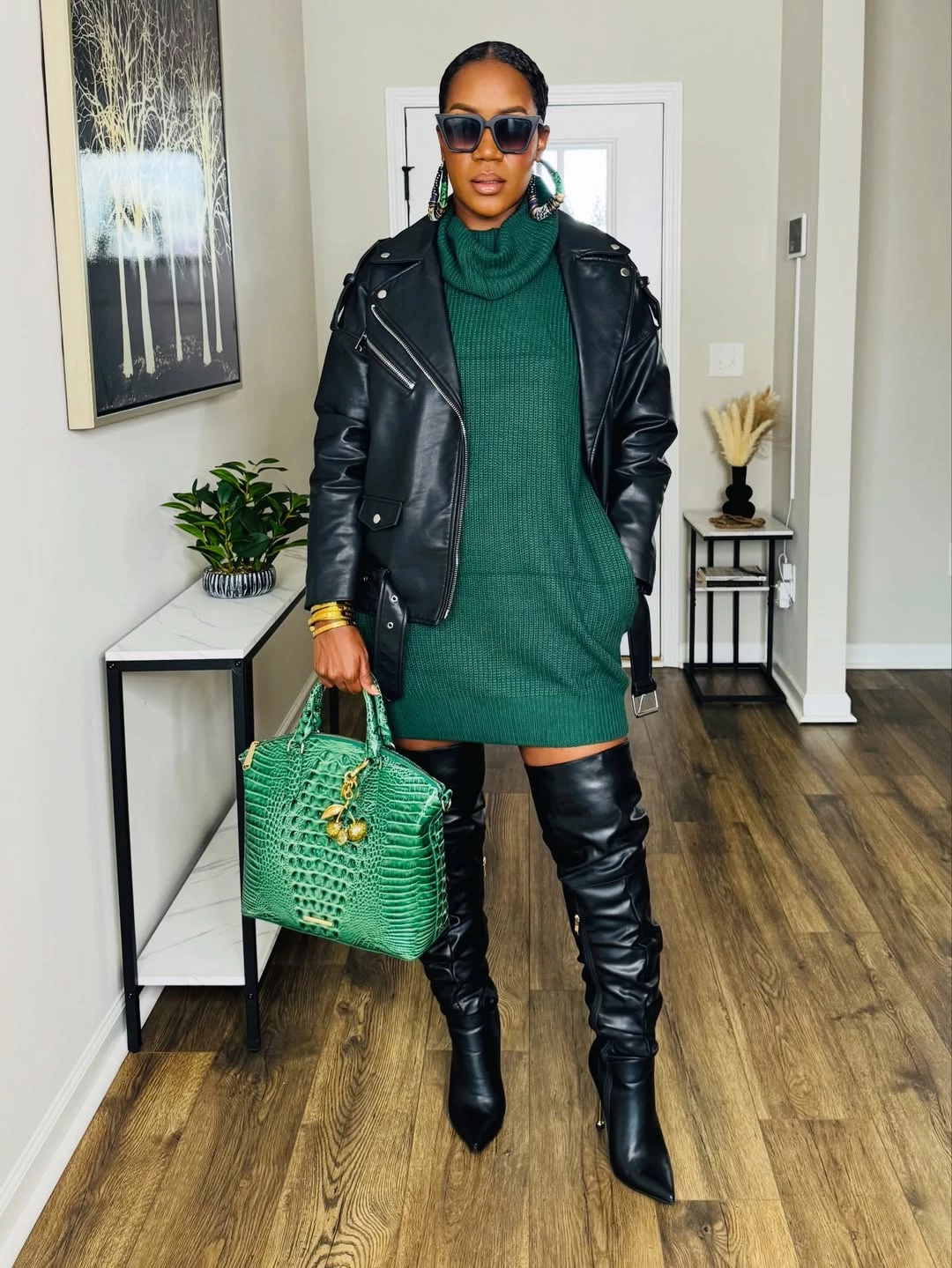 Instagram @theglamcorridor