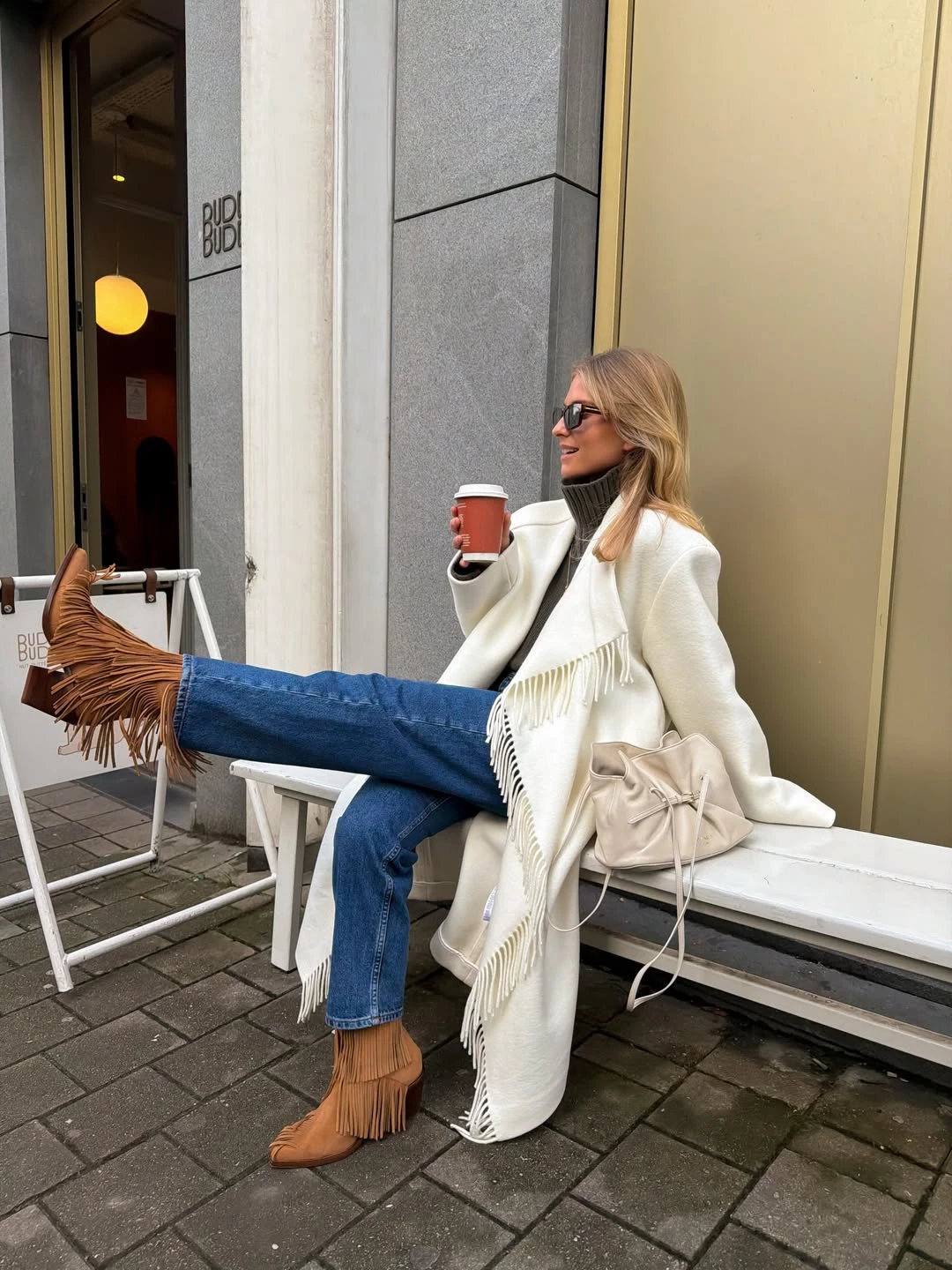 Instagram @oliviatps