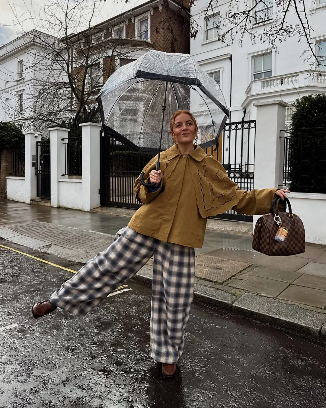 Instagram @rebeccaferrazwyatt