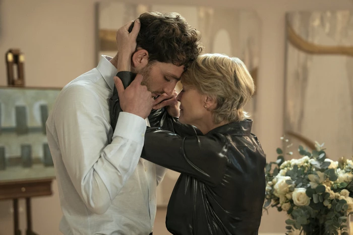 Кадр із серіалу "Дівчина мого сина"