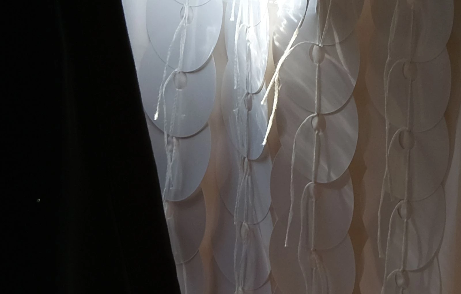 Фірмовий горошок Marni, інтерпретований у вигляді великих леліток. Photo: Alma Libera