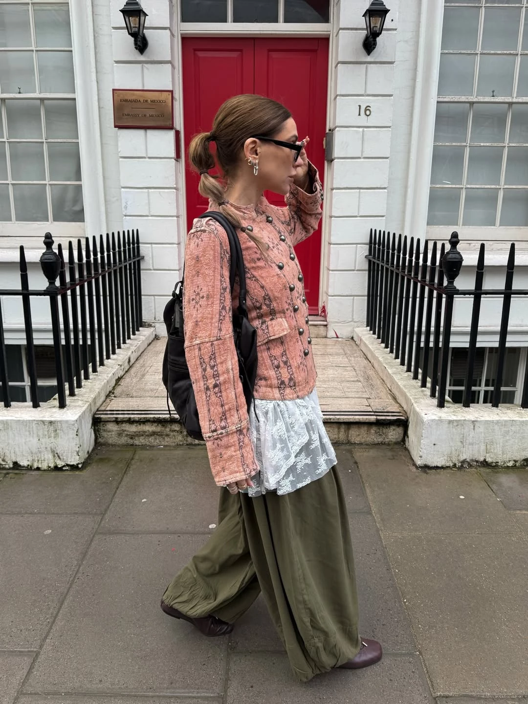 Instagram @whatgigiwears