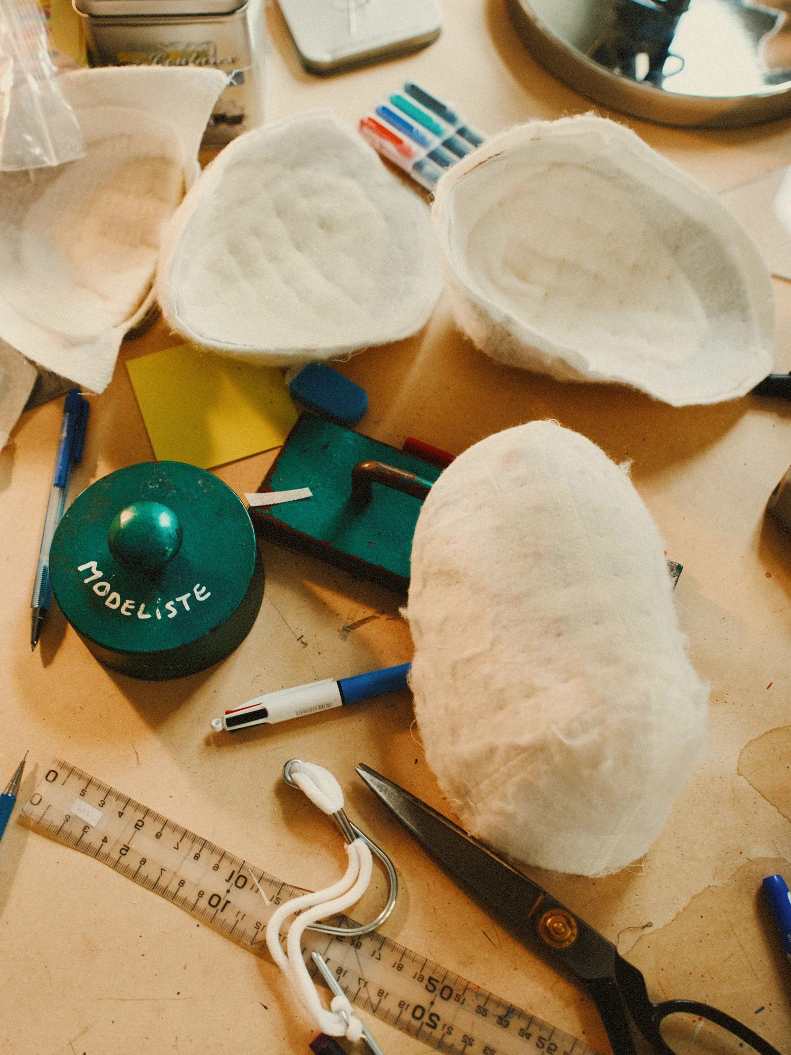 Підплічники — повторюваний мотив у новій колекції. Photo: Lee Whittaker Підплічники — повторюваний мотив у новій колекції. Photo: Lee Whittaker