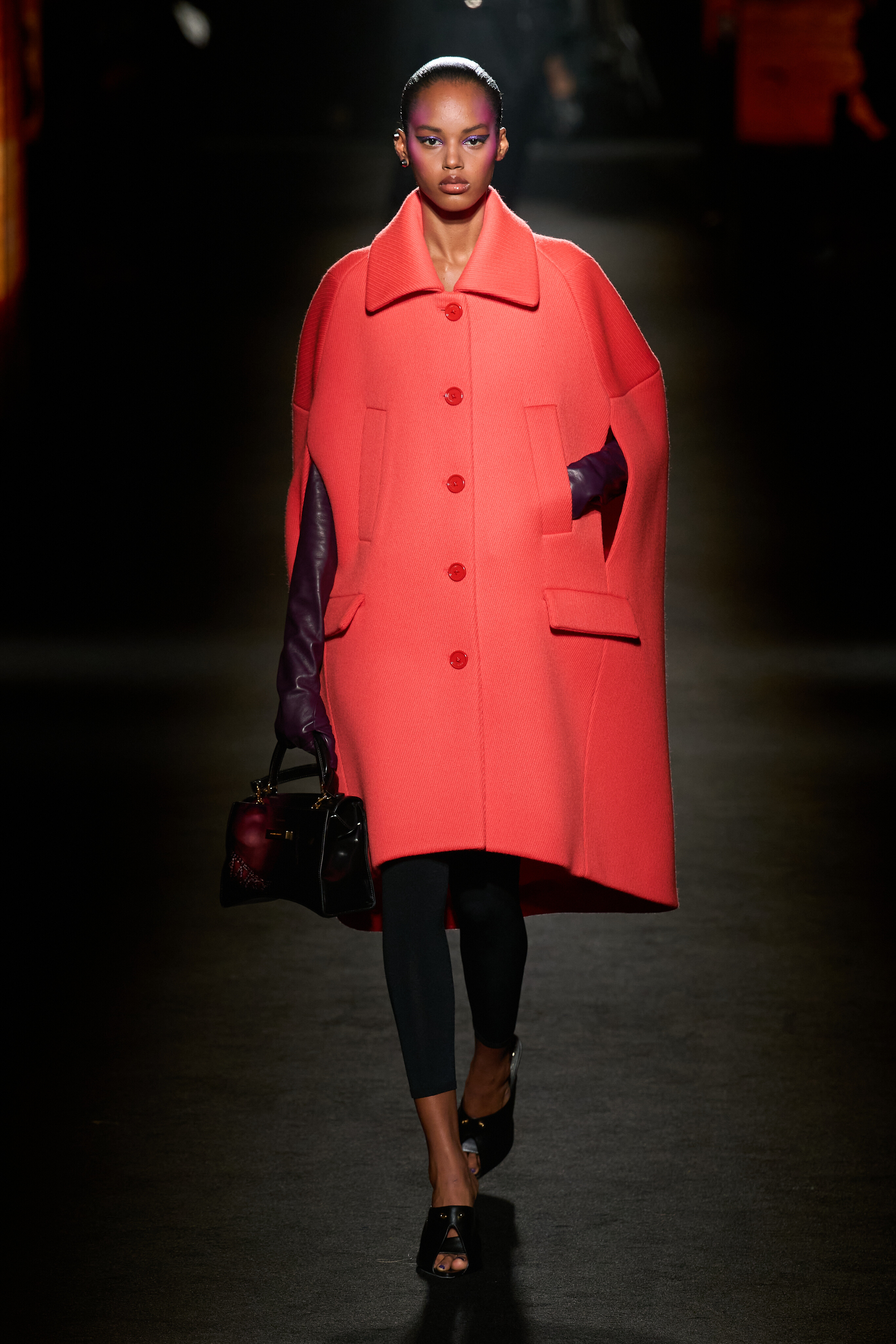 Тиждень моди в Парижі: нові колекції Balenciaga, LOEWE та Viktoria