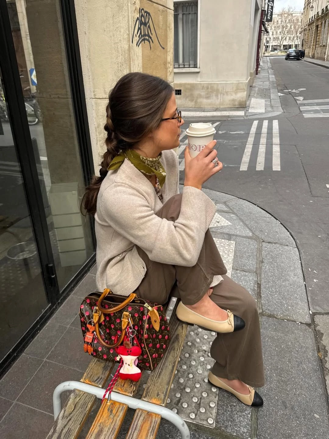 Instagram @manondevelder 