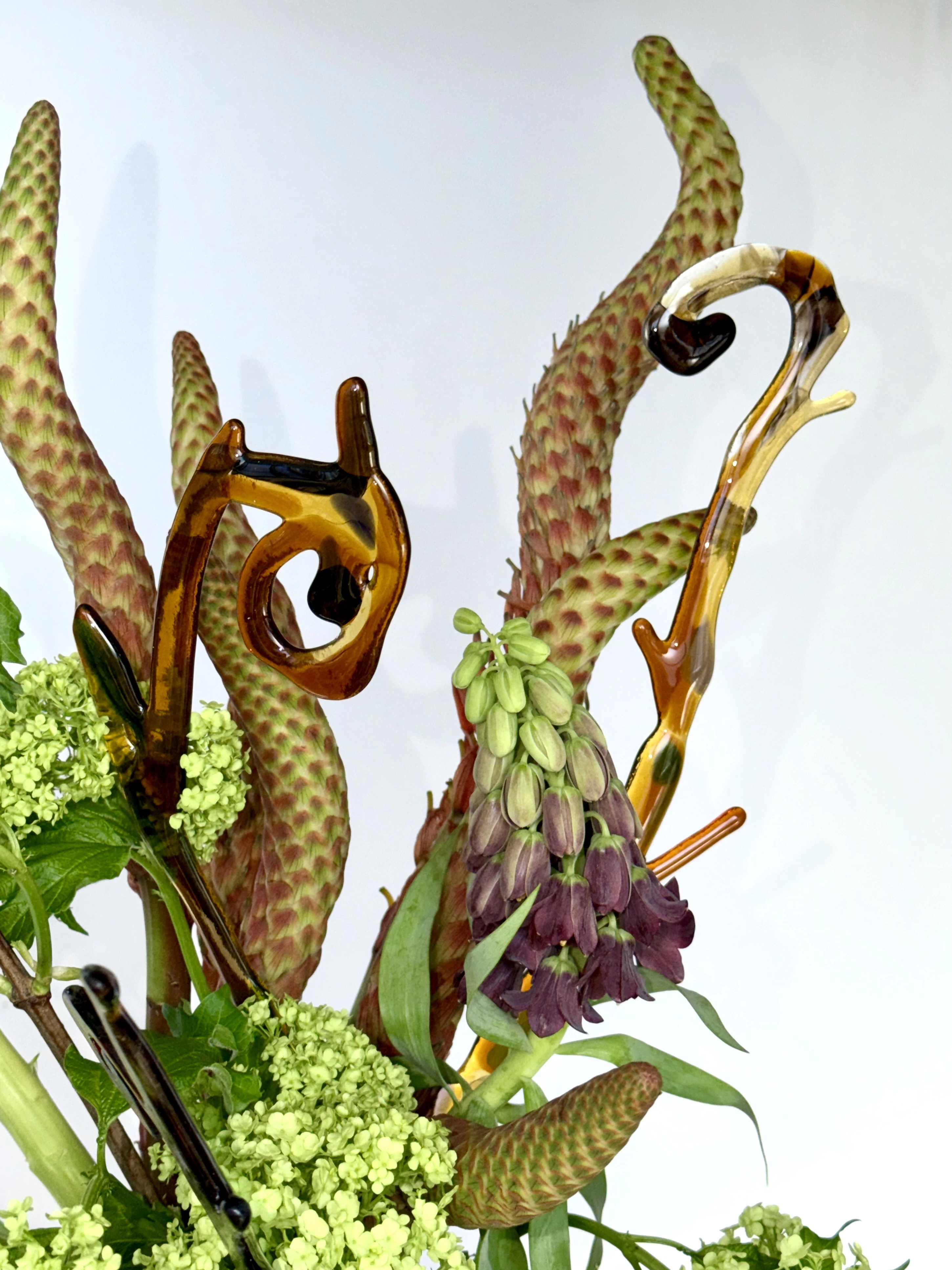 Скляні квіти, створені мисткинею Оленою Гавриловою