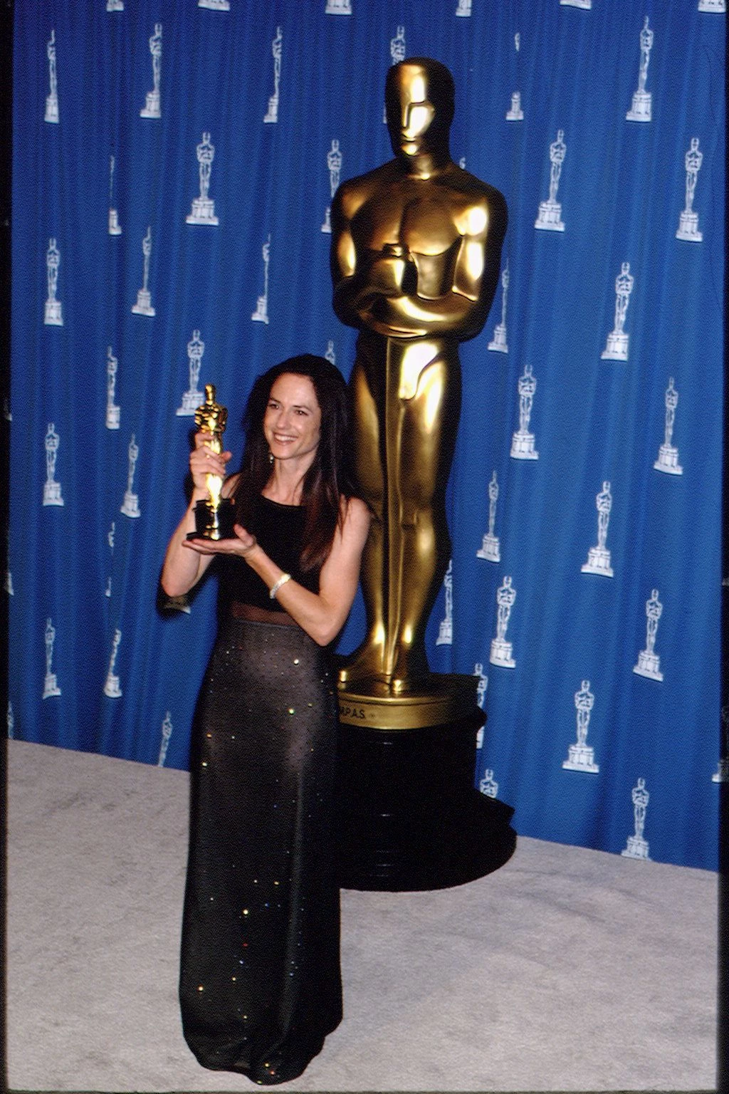 Голлі Гантер у Vera Wang, 1994