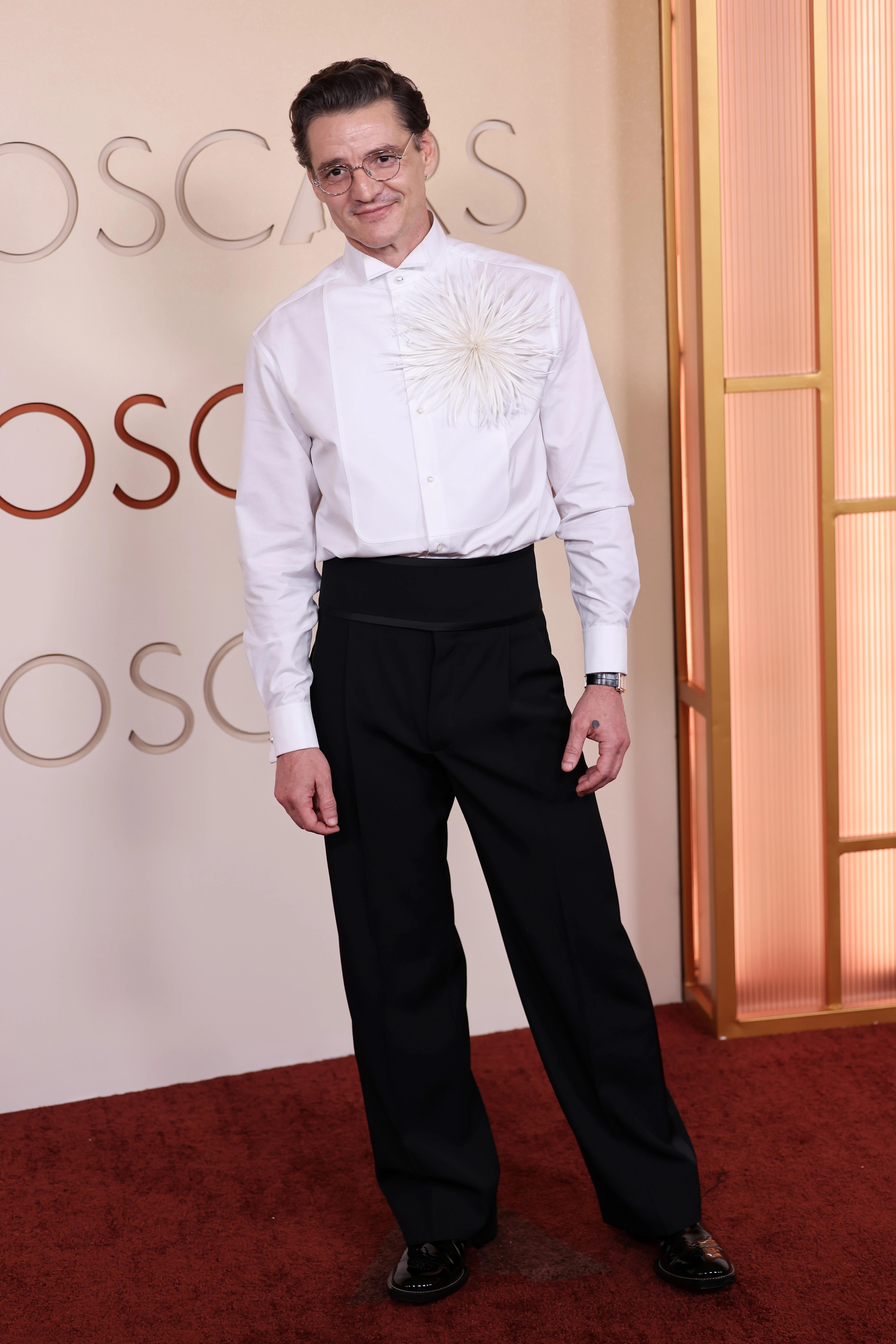 Педро Паскаль у вбранні Chanel