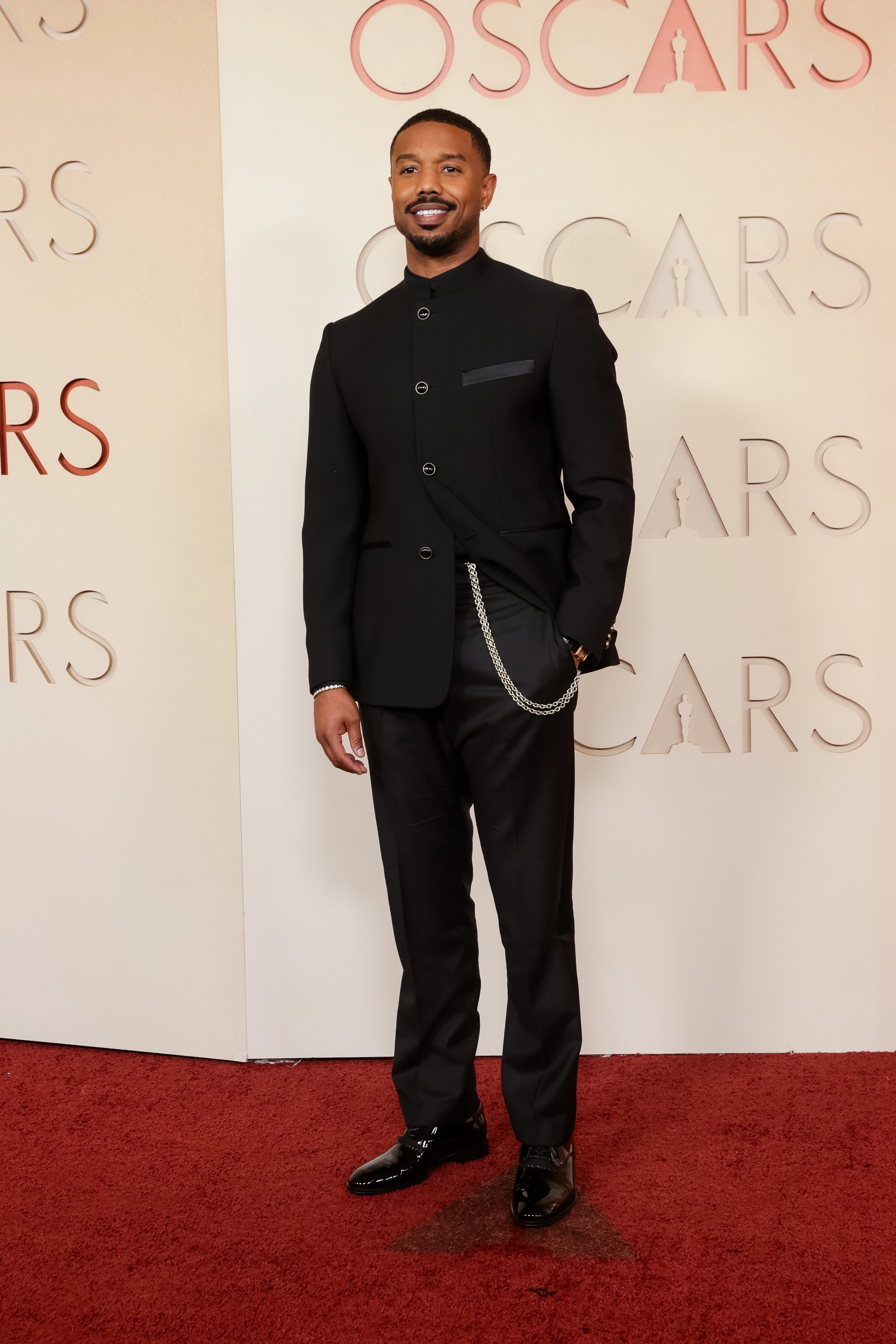 Майкл Б. Джордан в костюмі Louis Vuitton