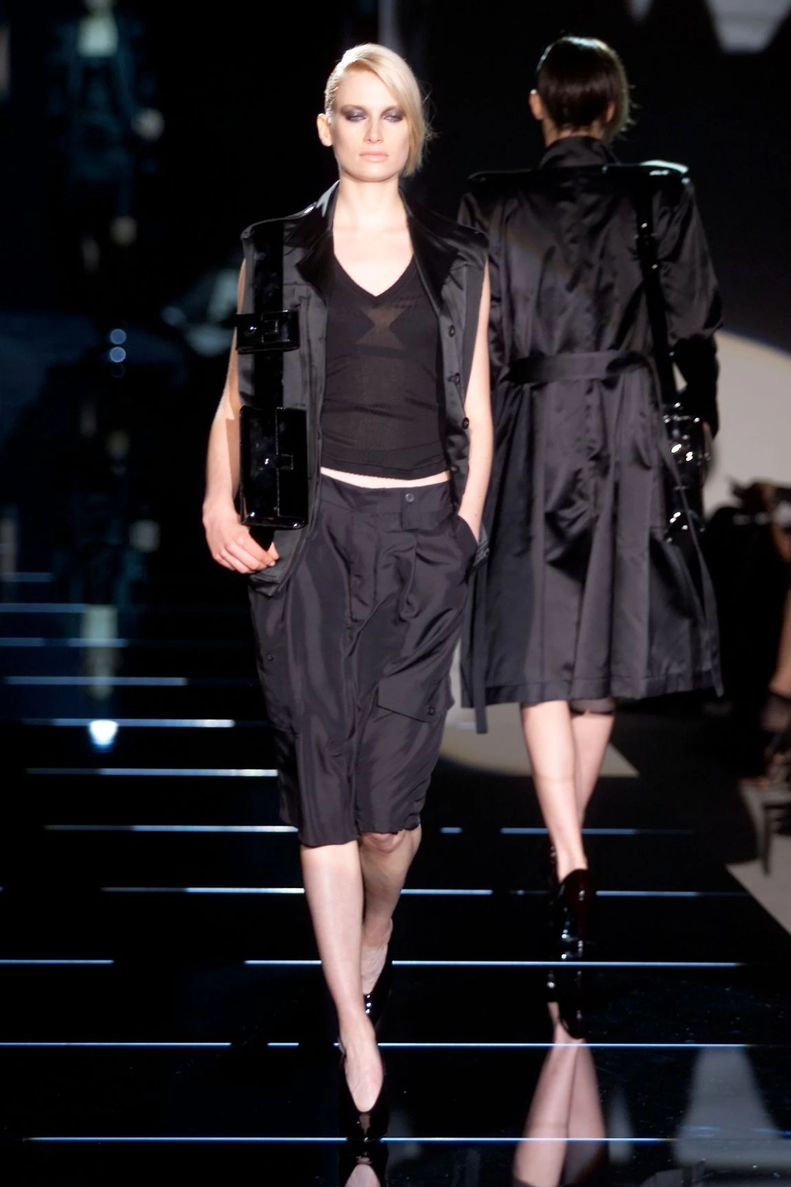 Gucci весна-літо 2001. JB Villareal/Gorunway