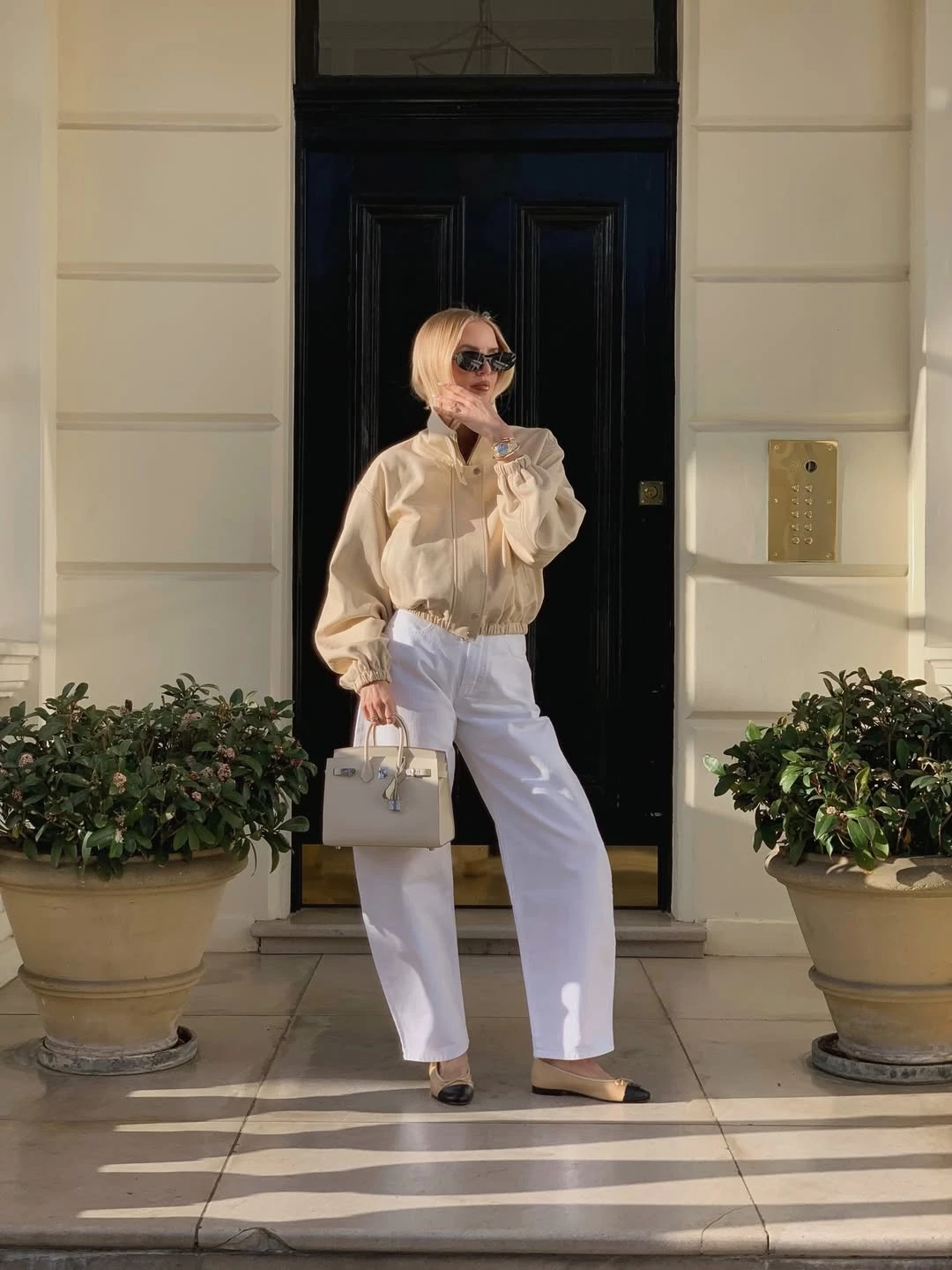 Instagram @leoniehanne