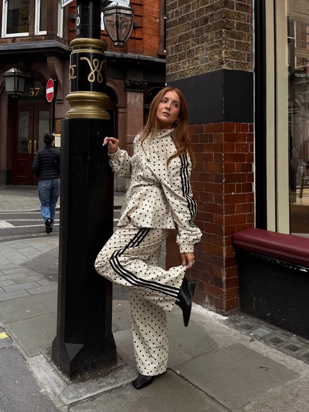 Instagram @rebeccaferrazwyatt