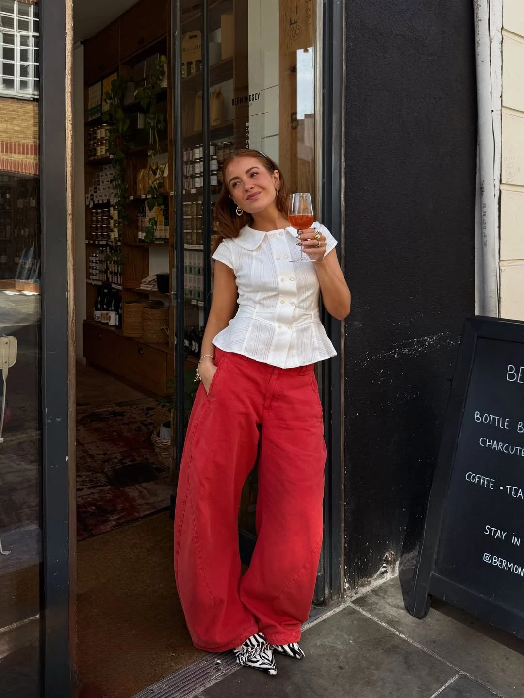 Instagram @rebeccaferrazwyatt