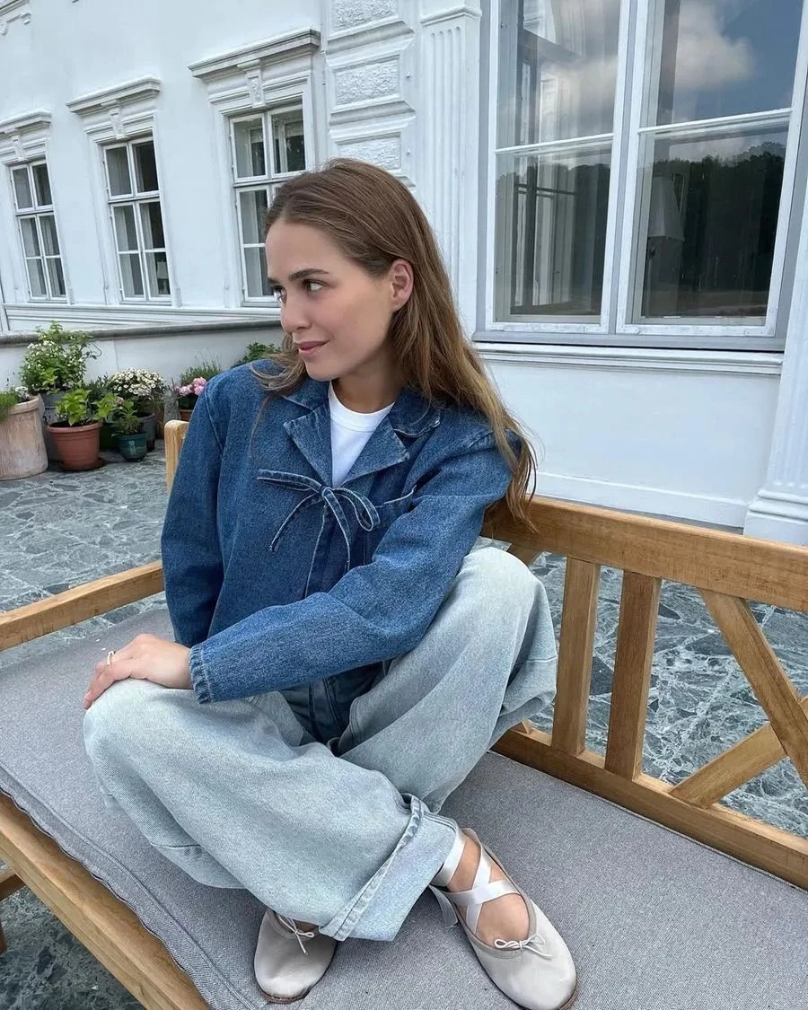 Instagram: @marieheyman