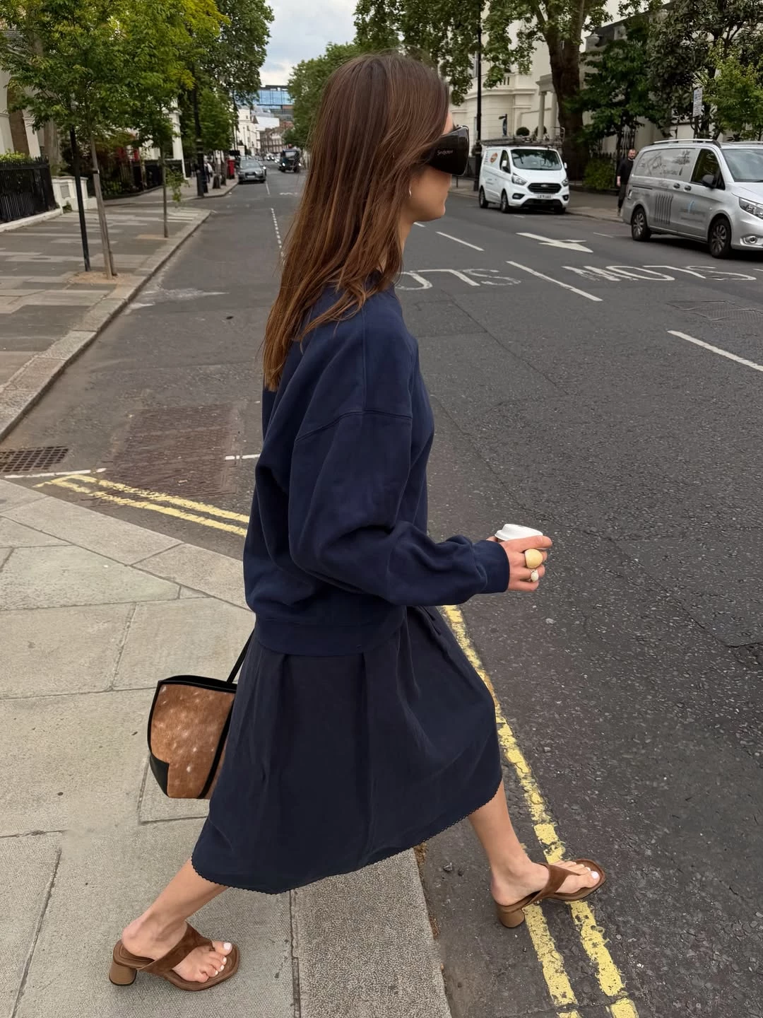 Instagram @poppyalmond