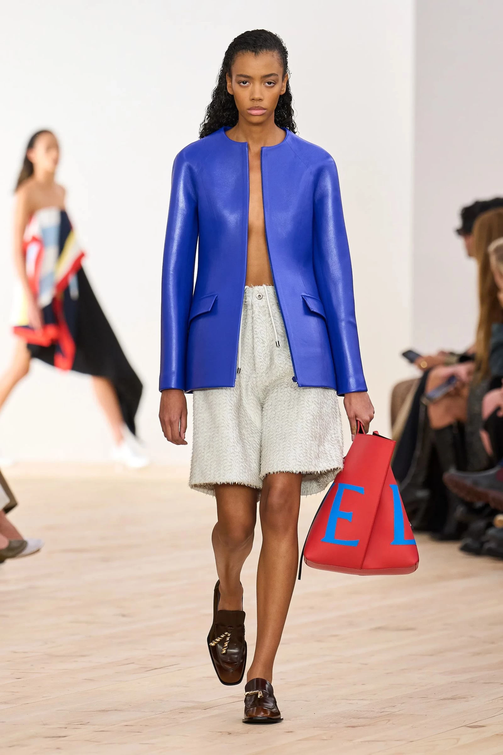 Loewe весна-літо 2026 Loewe весна-літо 2026